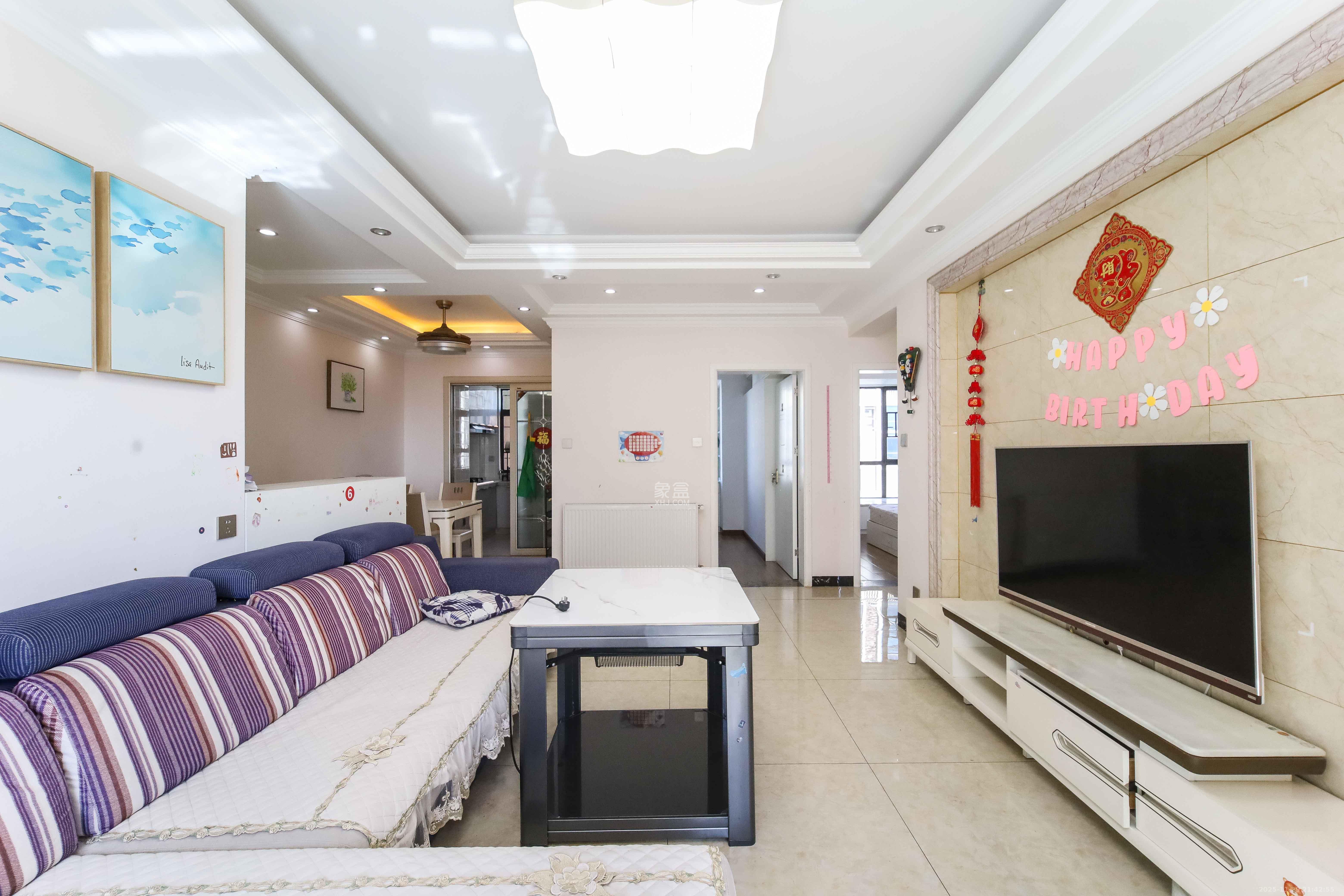 天下一家 1室2厅1卫 98.0万 天下一家 1室2厅1卫 98.0万客厅