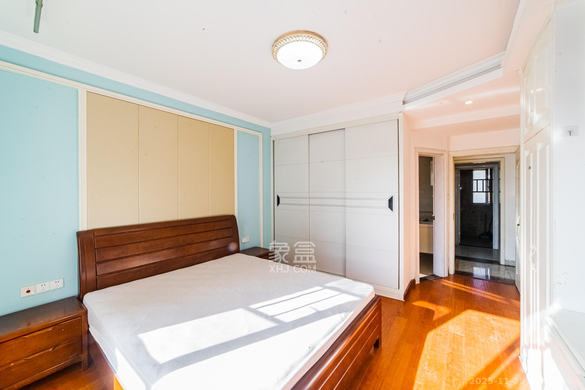 五矿沁园金城（春和景园）  1室2厅2卫    126.0万卧室