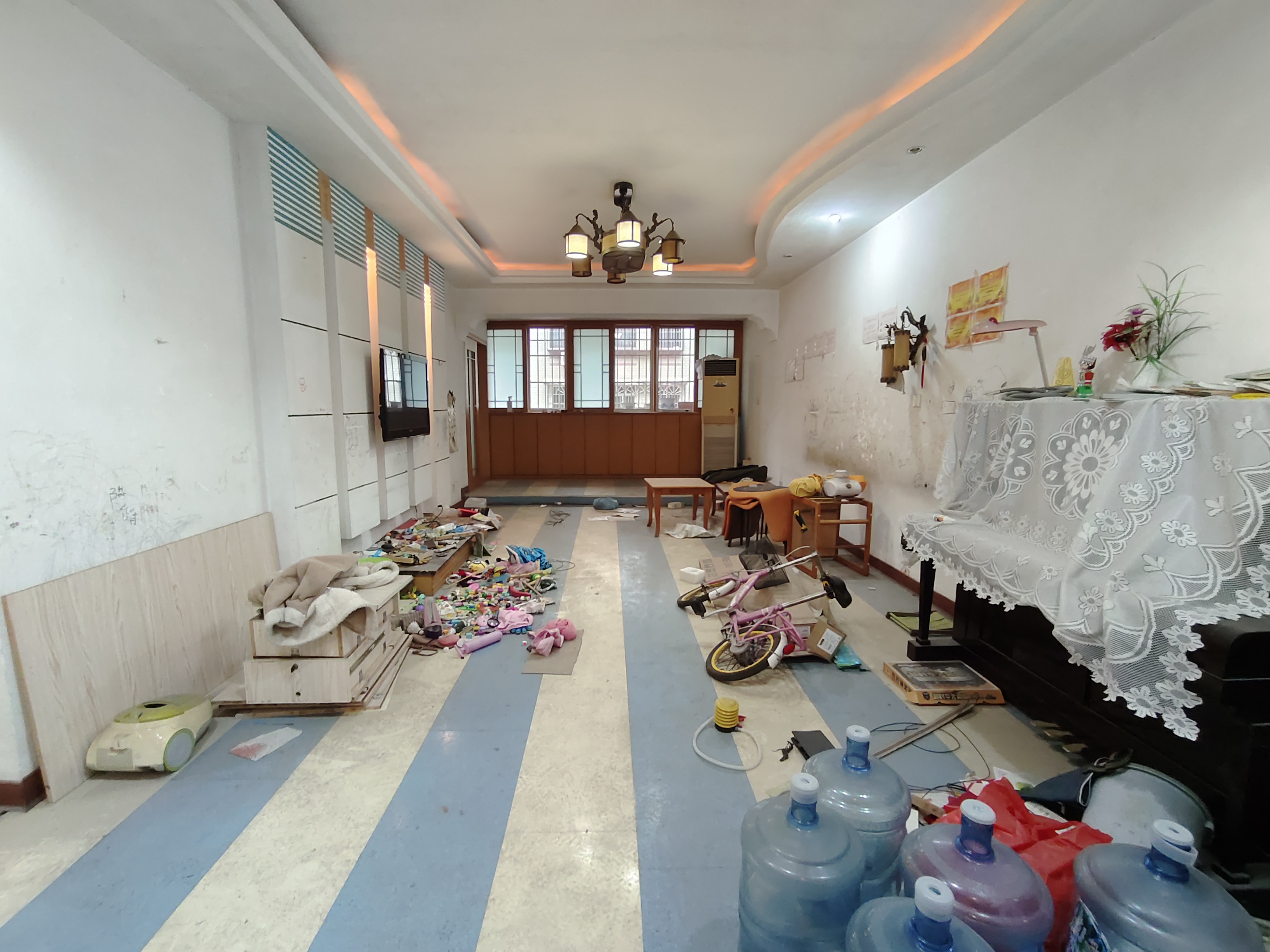 电信小区泰山花园  4室2厅2卫    80.0万