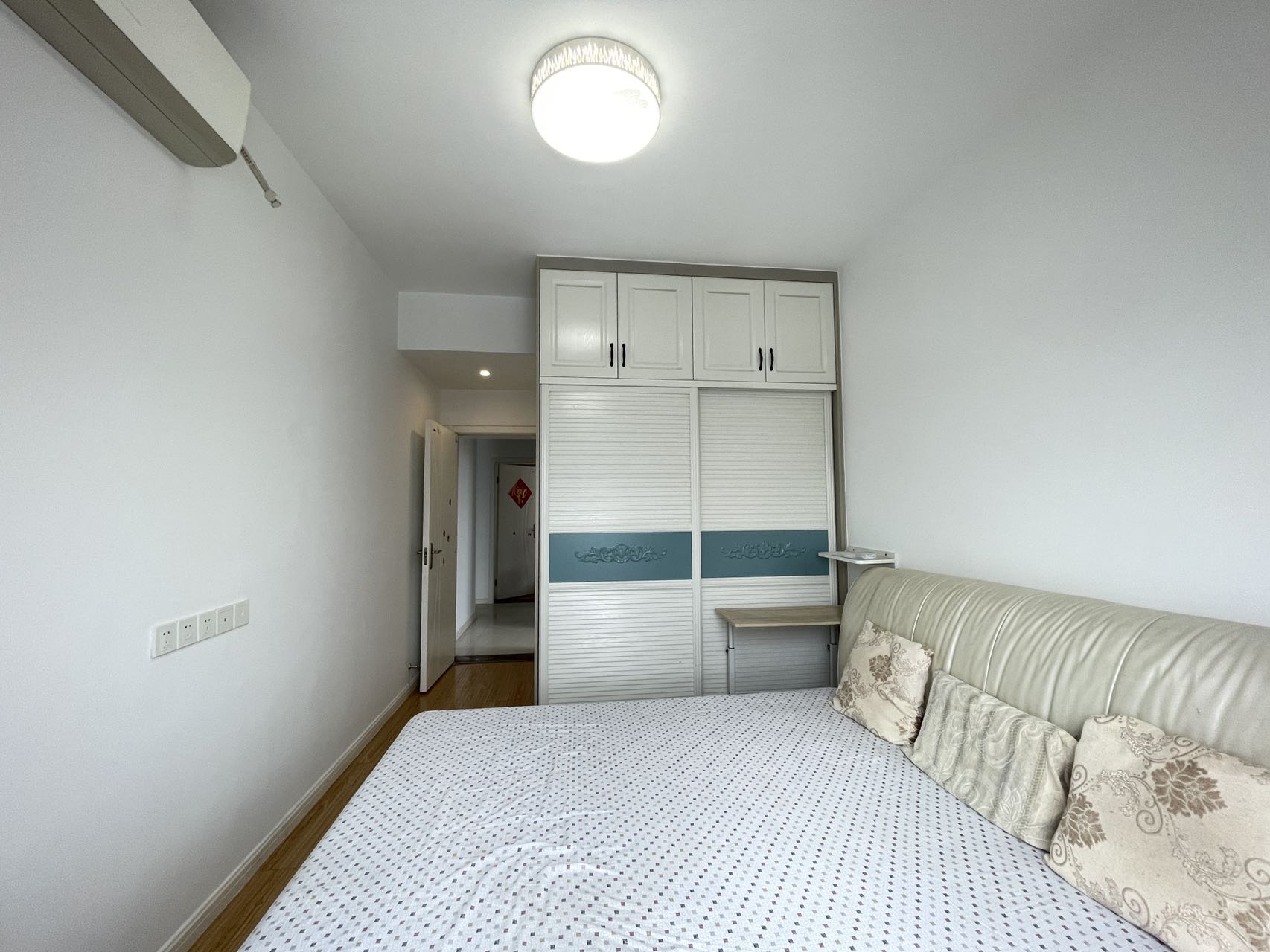 经世龙城  3室2厅1卫    56.0万 经世龙城  3室2厅1卫    56.0万室内图