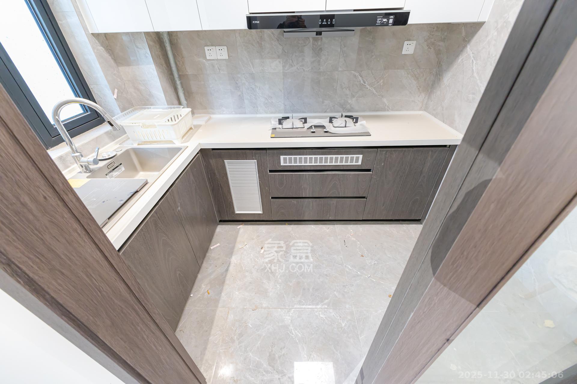 越秀湘江星汇城三期 4室0厅2卫 156.0万 越秀湘江星汇城三期 4室0厅2卫 156.0万厨房