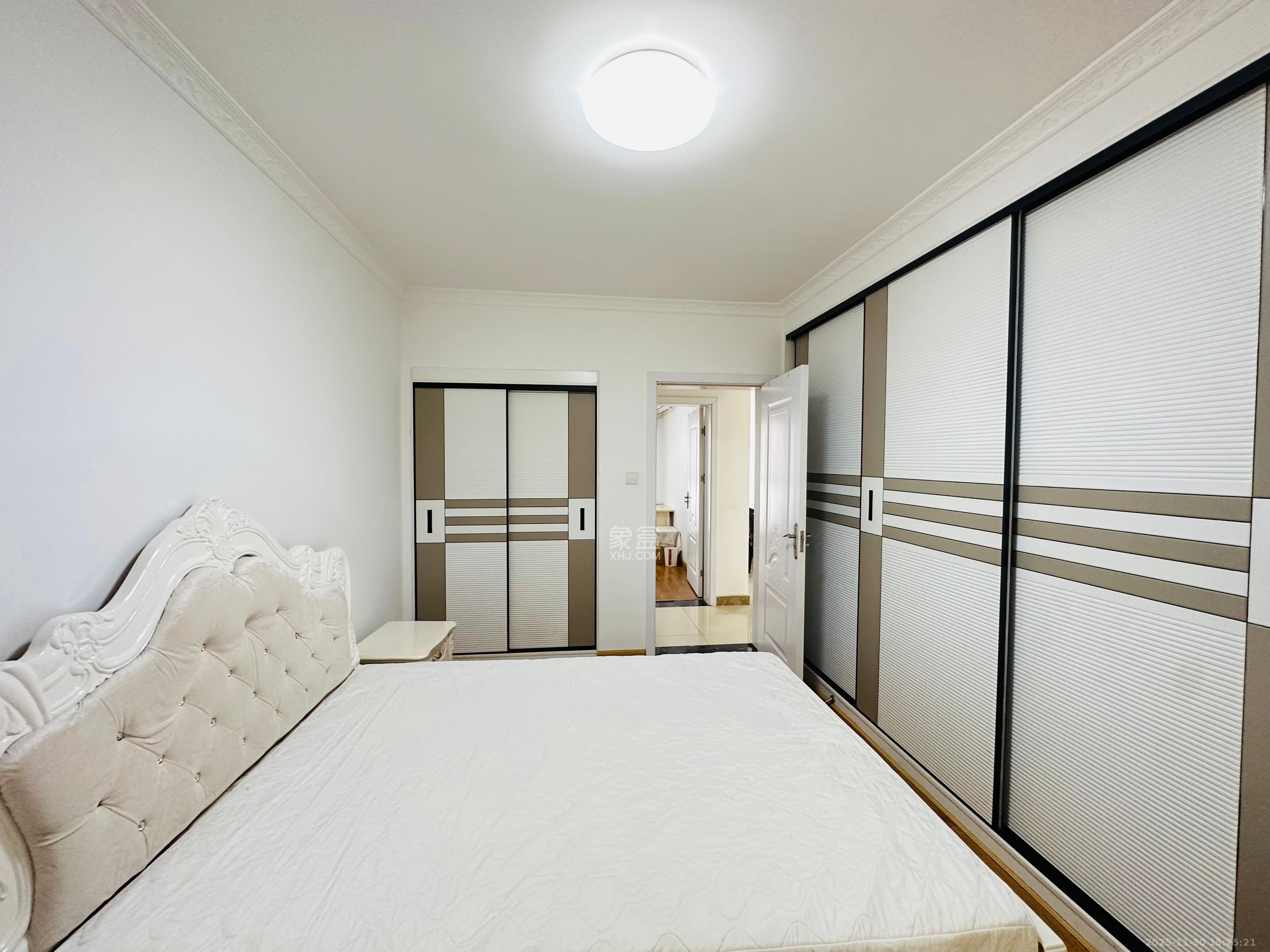 枫林美景  2室2厅1卫    2200.0元/月室内图