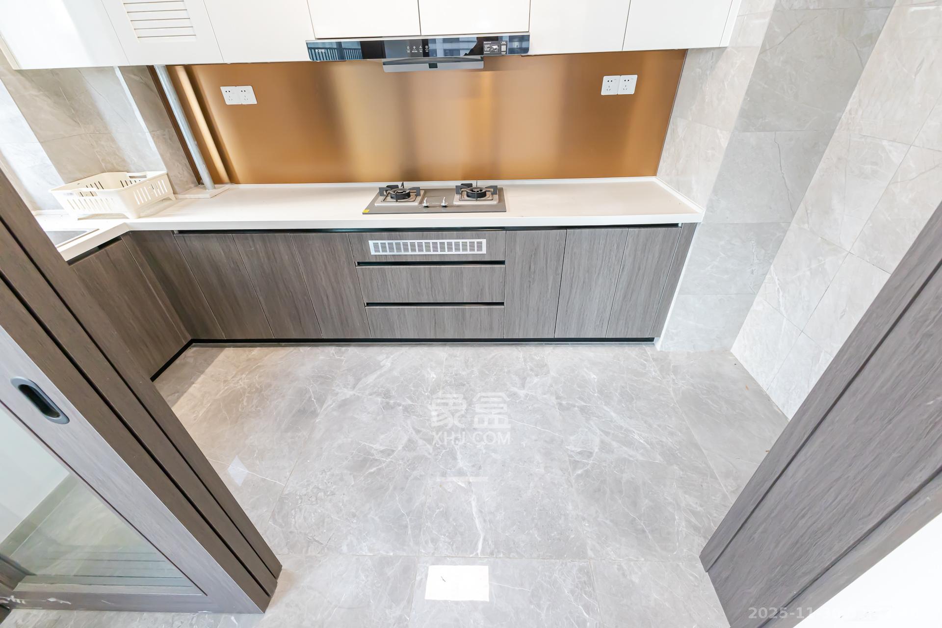 越秀湘江星汇城三期 4室2厅3卫 192.0万 越秀湘江星汇城三期 4室2厅3卫 192.0万厨房