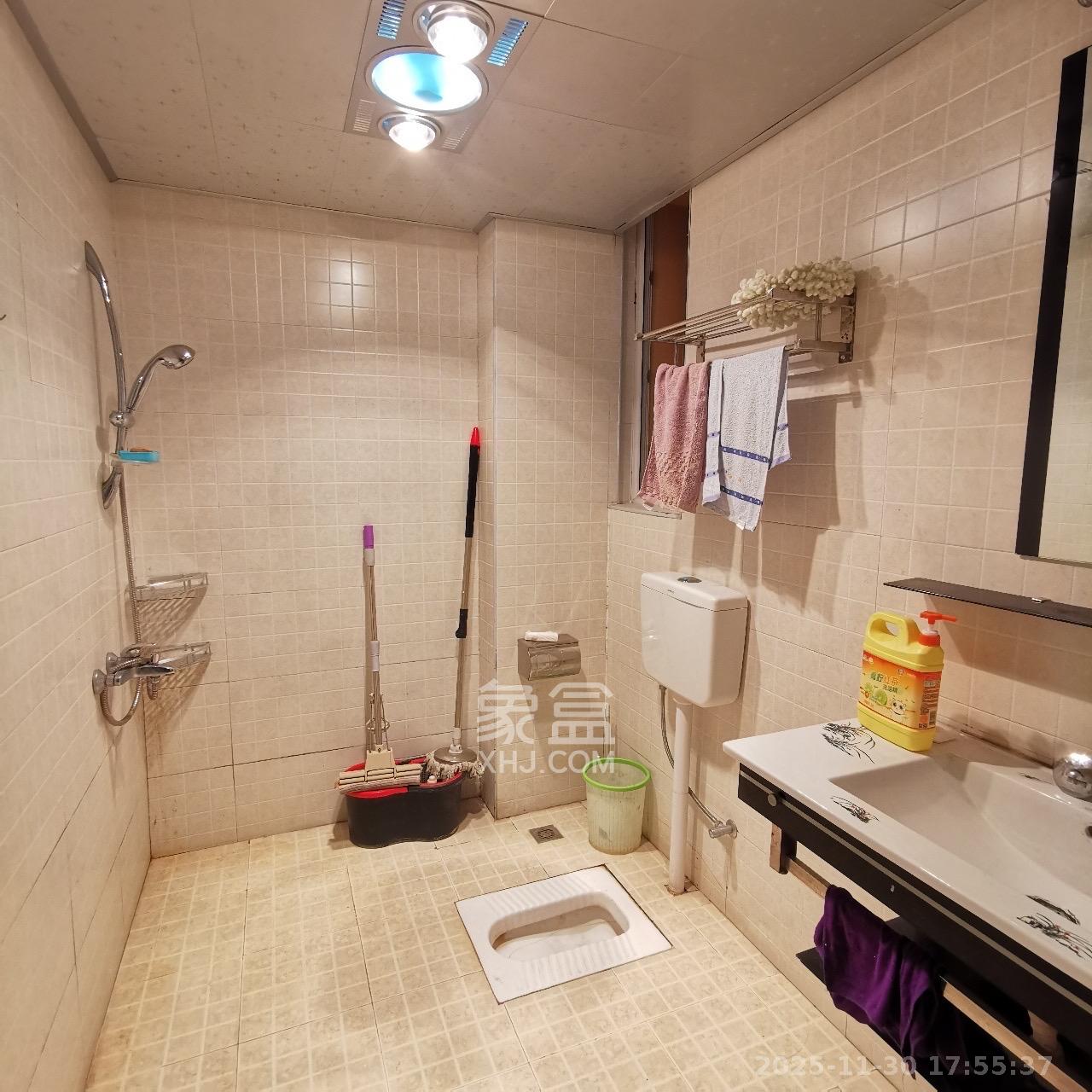 中房F联邦 3室2厅2卫 2500.0元/月 中房F联邦 3室2厅2卫 2500.0元/月室内图