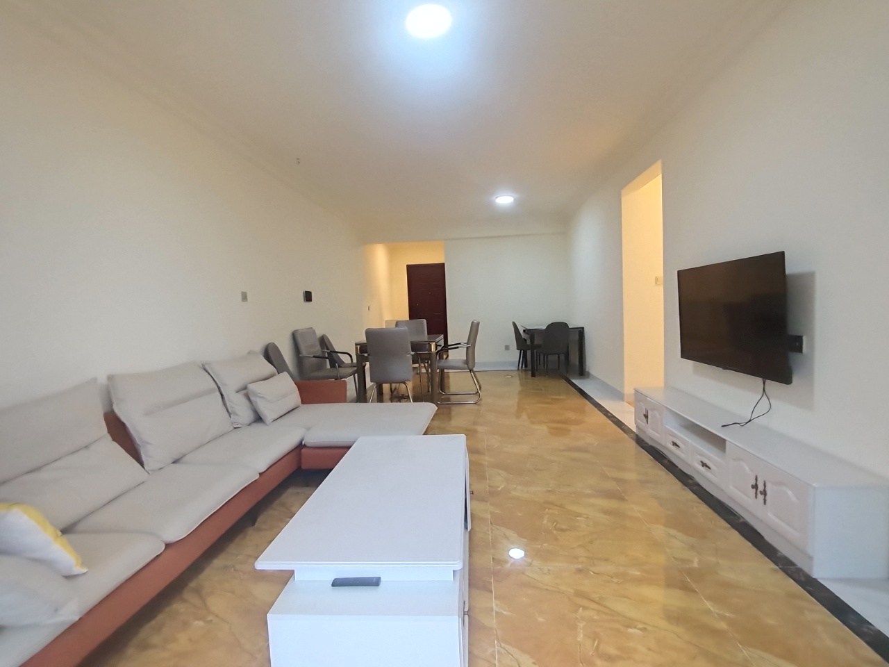 碧桂园梓山府 3室2厅2卫 1800.0元/月 碧桂园梓山府 3室2厅2卫 1800.0元/月室内图