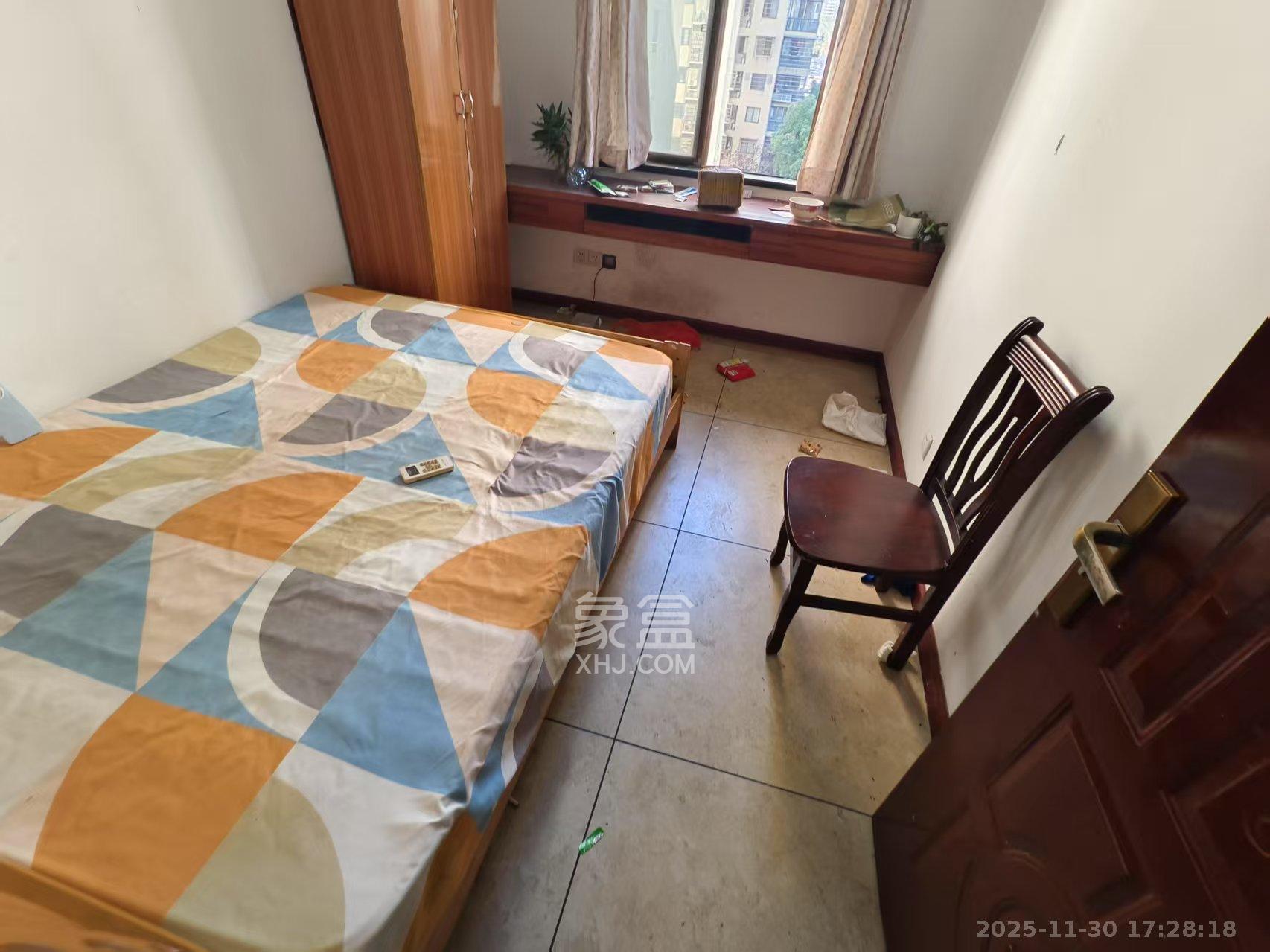 湘核佳苑  3室2厅1卫    2200.0元/月