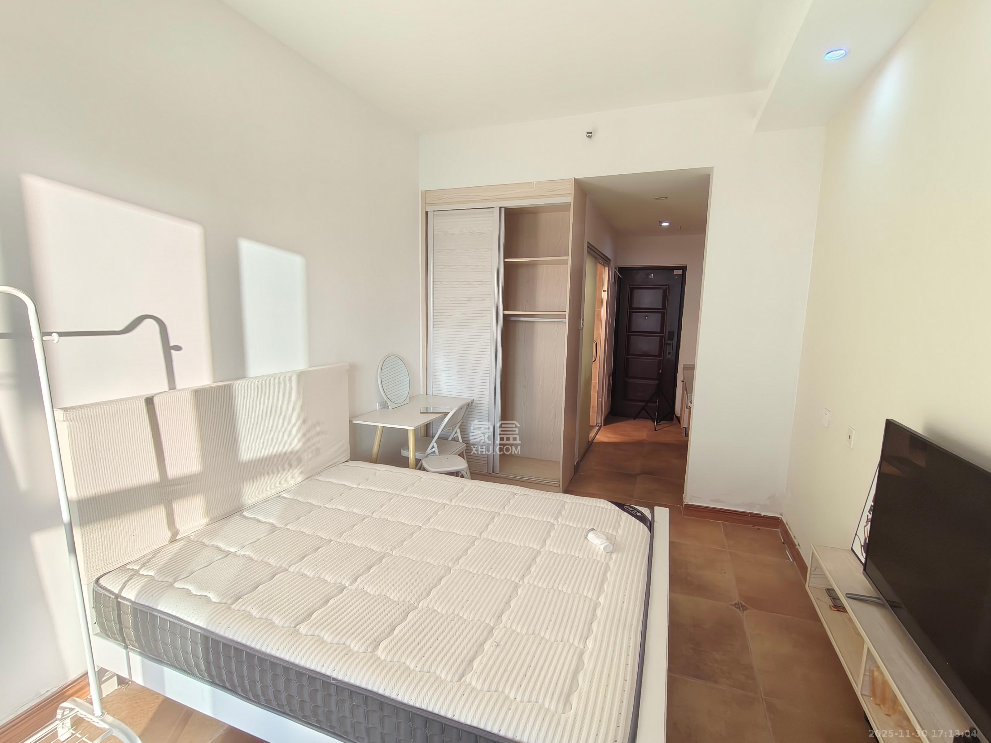 绿地中央广场  1室1厅1卫    1500.0元/月室内图