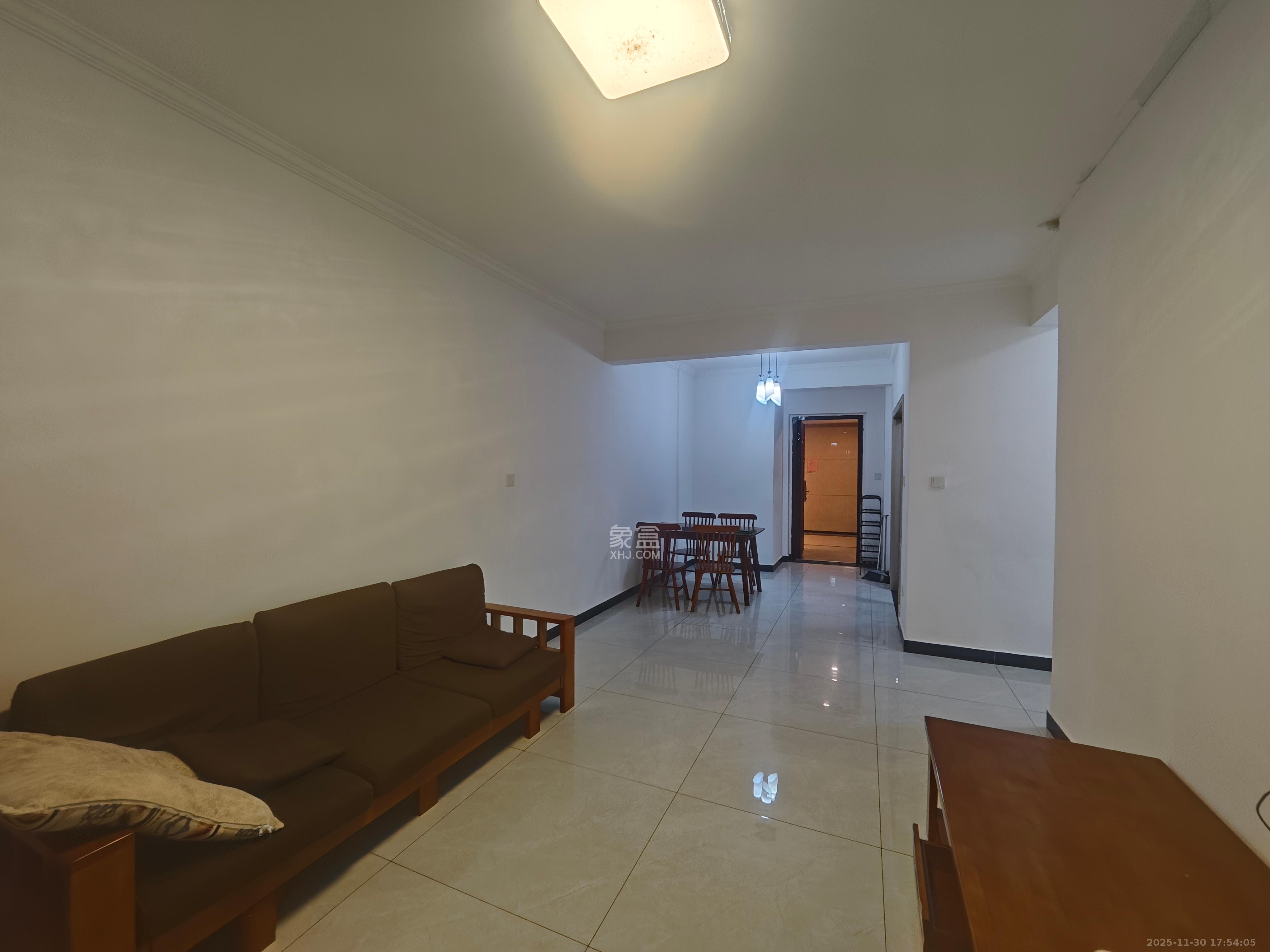 建发央著  3室2厅2卫    3300.0元/月室内图