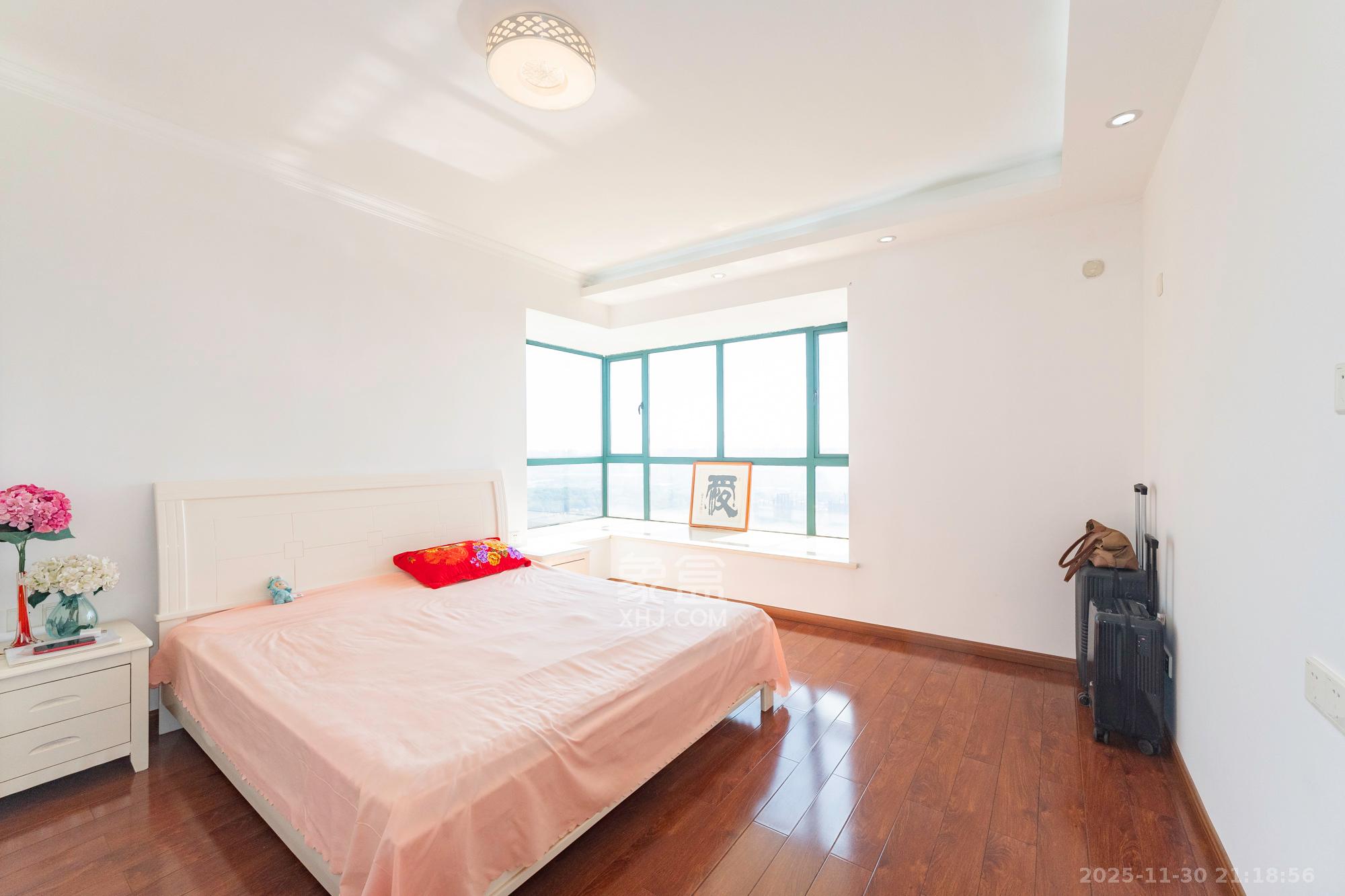 绿洲花园 3室2厅2卫 110.0万 绿洲花园 3室2厅2卫 110.0万卧室