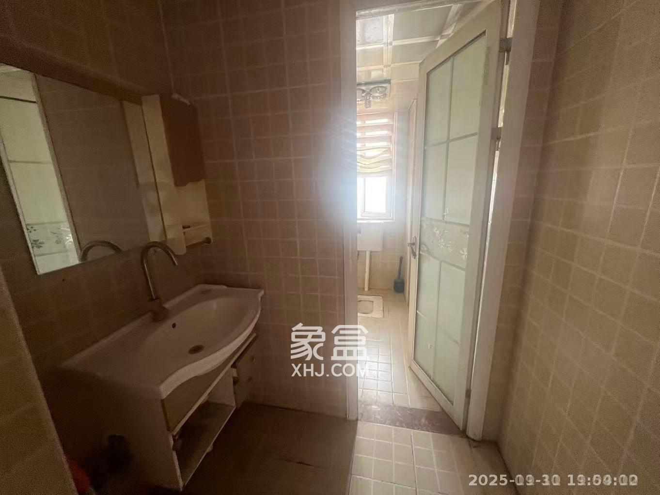 长城雅苑 3室2厅2卫 1600.0元/月 长城雅苑 3室2厅2卫 1600.0元/月室内图