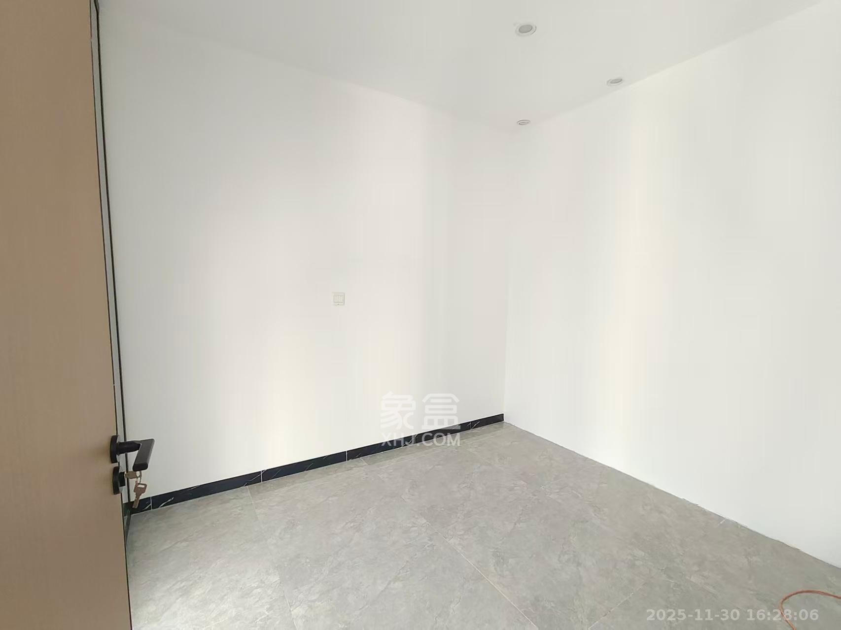 长房时代天地   108.8㎡      6500.0元/月室内图