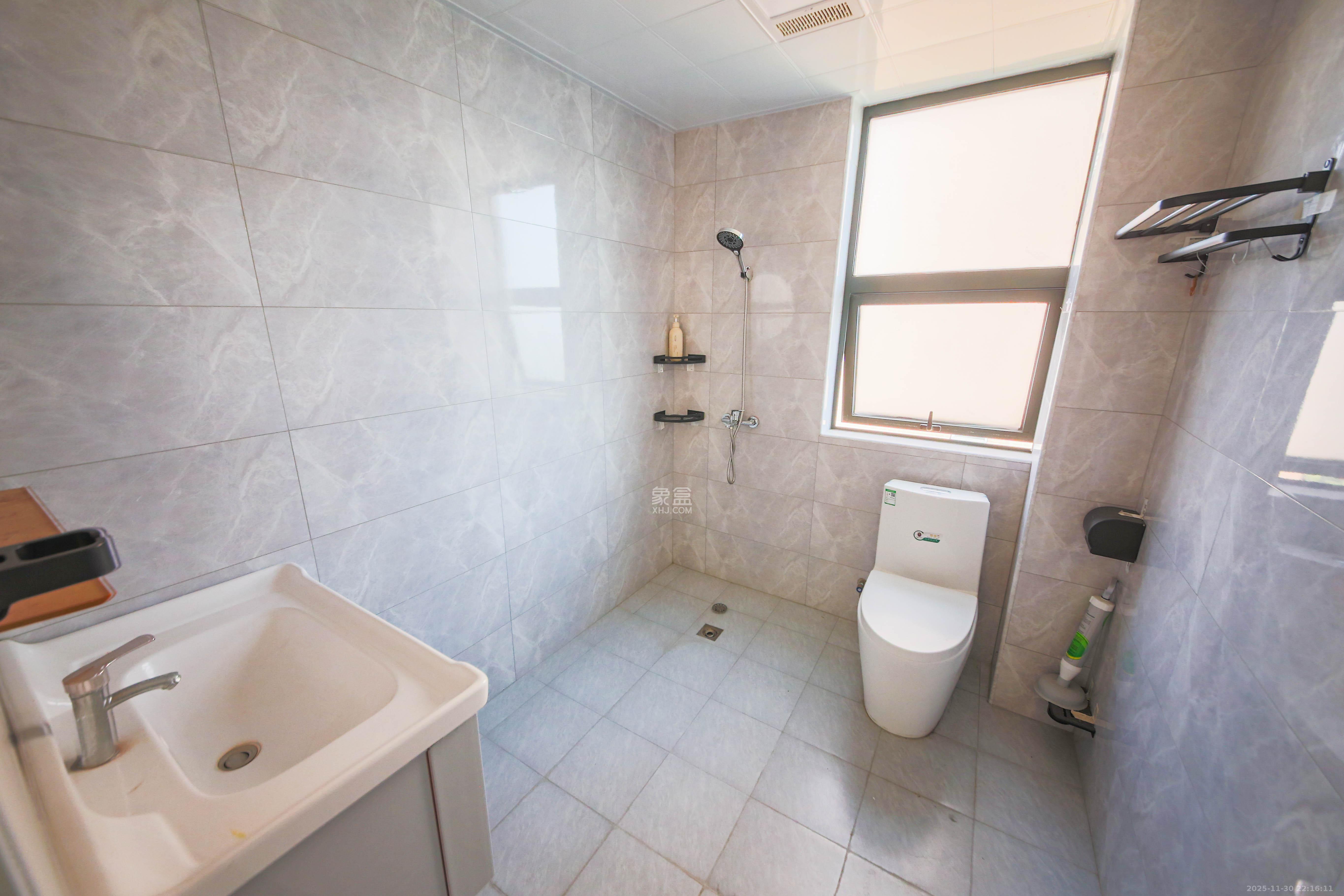 长沙欧洲城  3室2厅2卫    130.0万卫生间