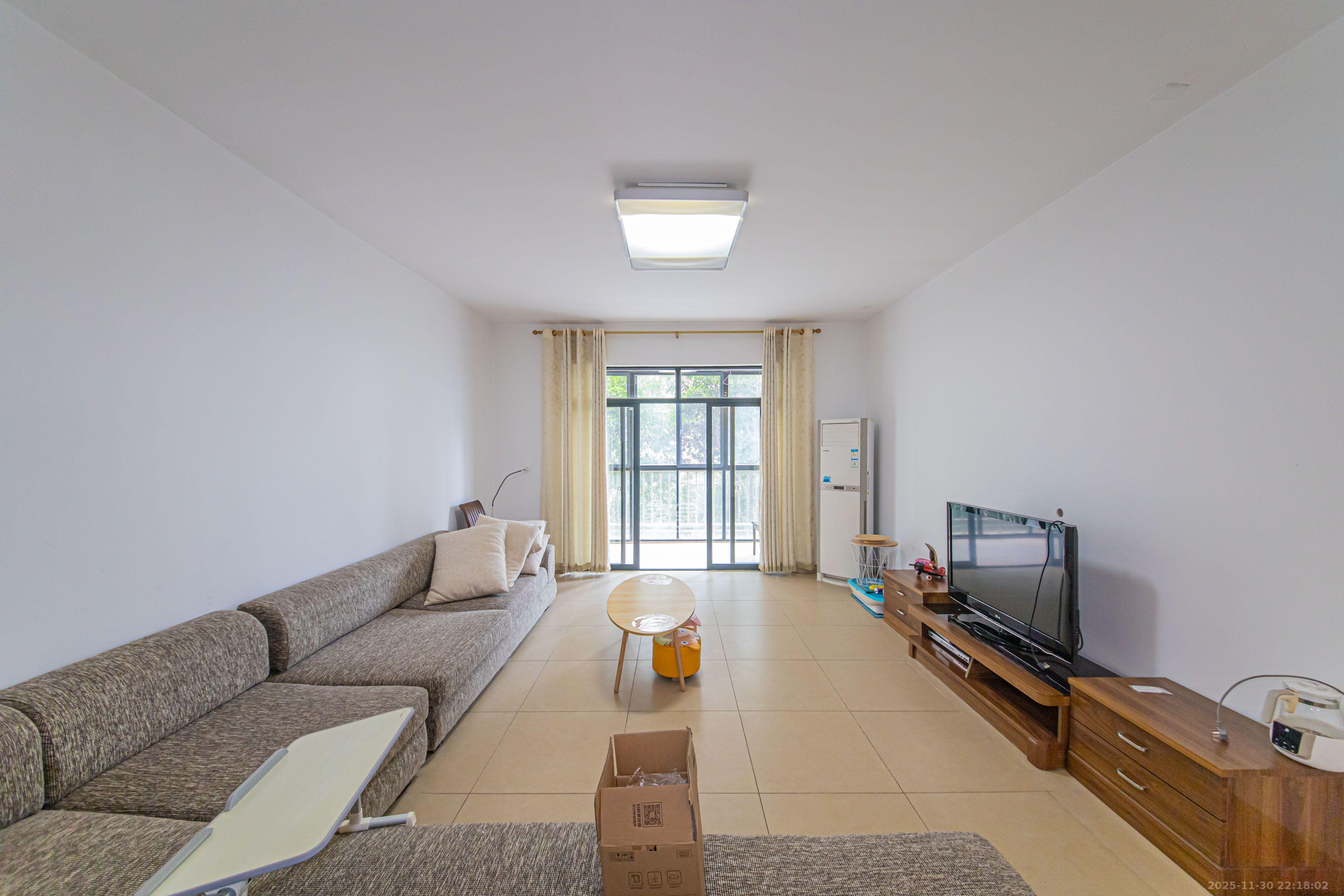 湘诚嘉园 2室2厅2卫 100.0万 湘诚嘉园 2室2厅2卫 100.0万客厅