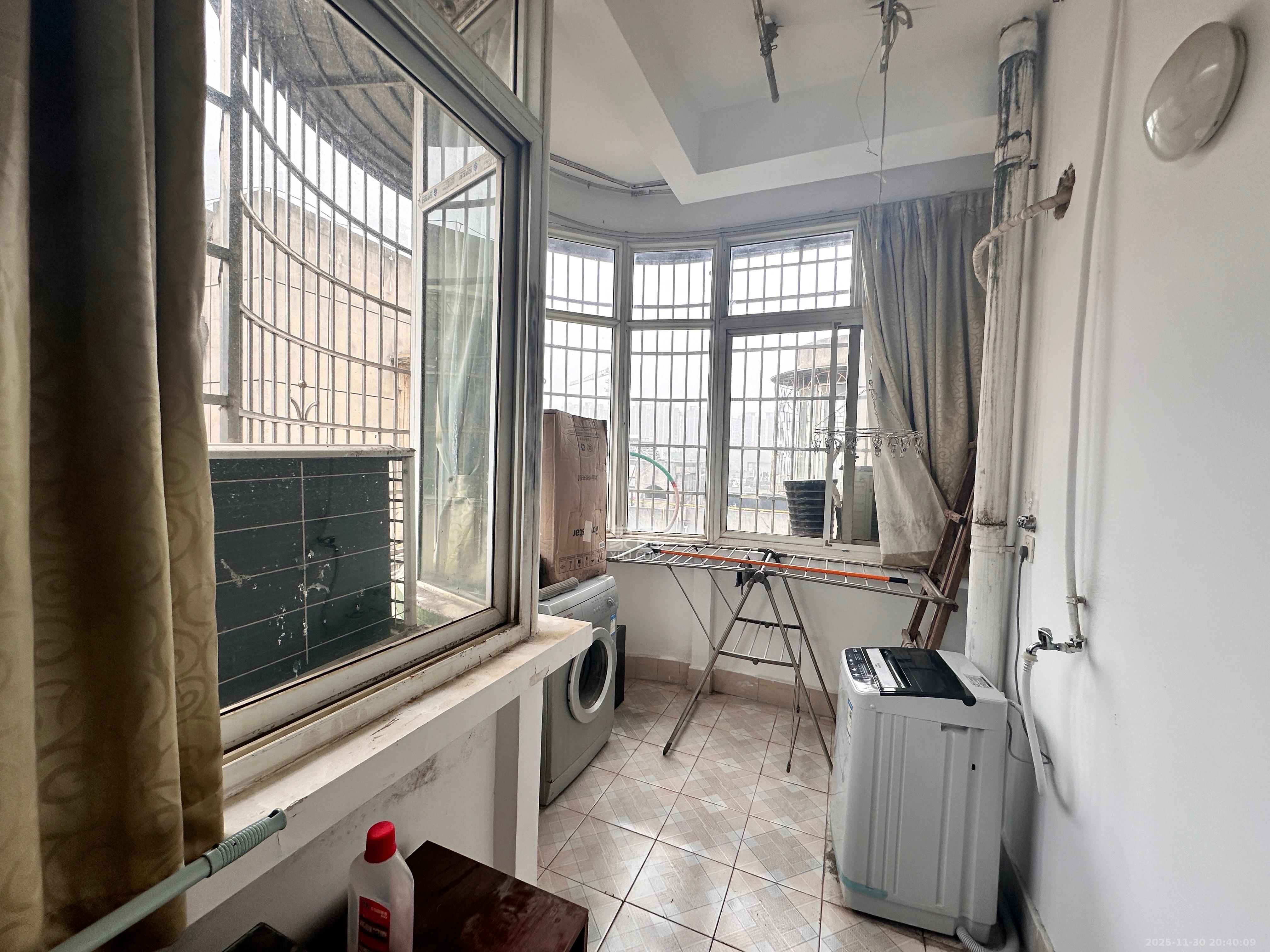 英才园三片  2室1厅1卫    1800.0元/月室内图