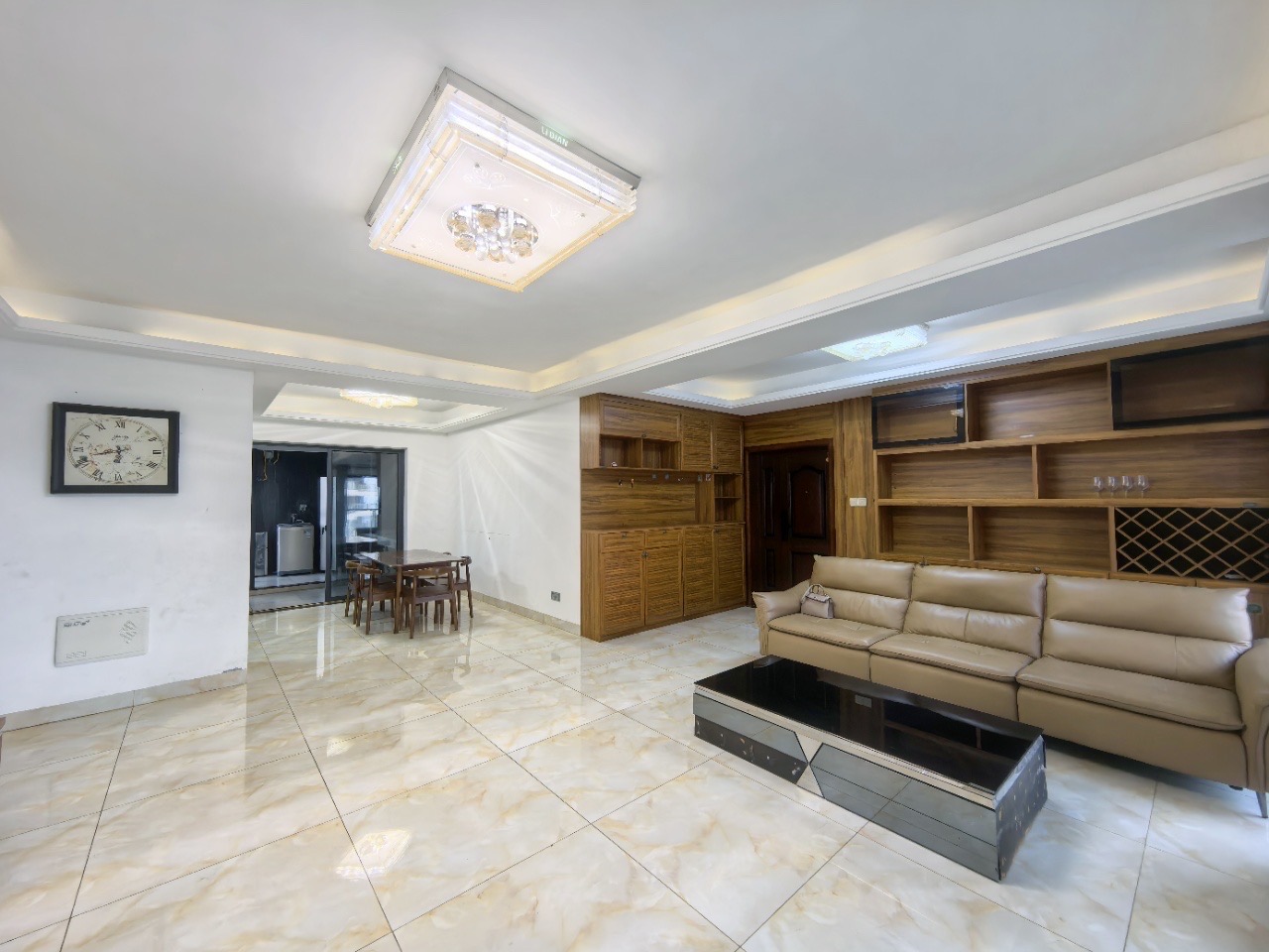 滨海幸福里  3室2厅2卫    5200.0元/月室内图