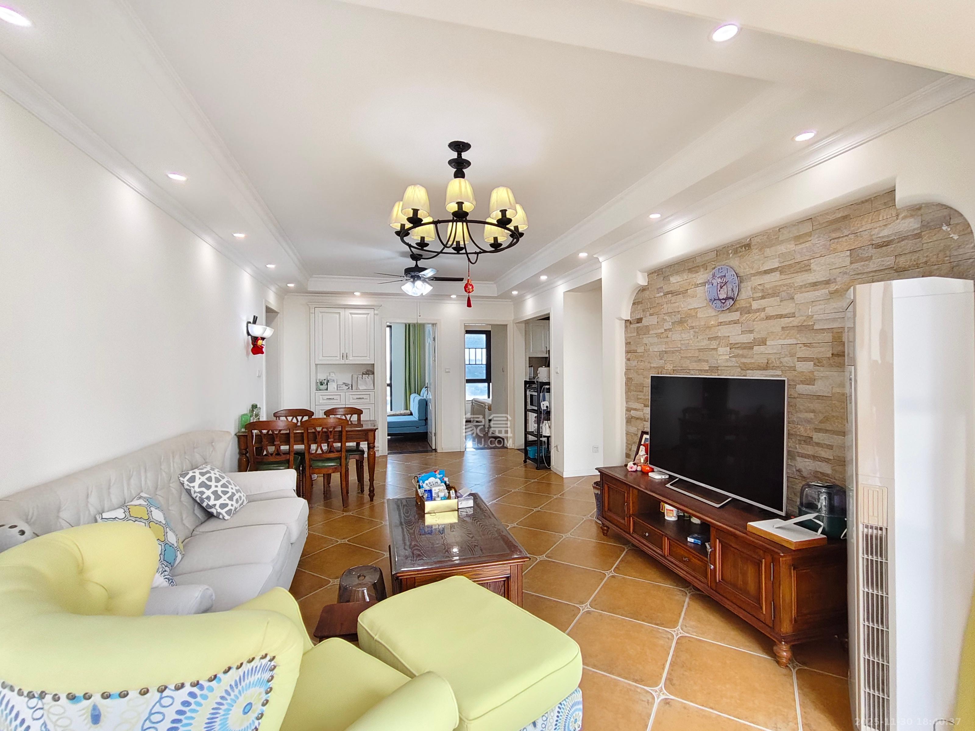 金科世界城  3室1厅1卫    2400.0元/月