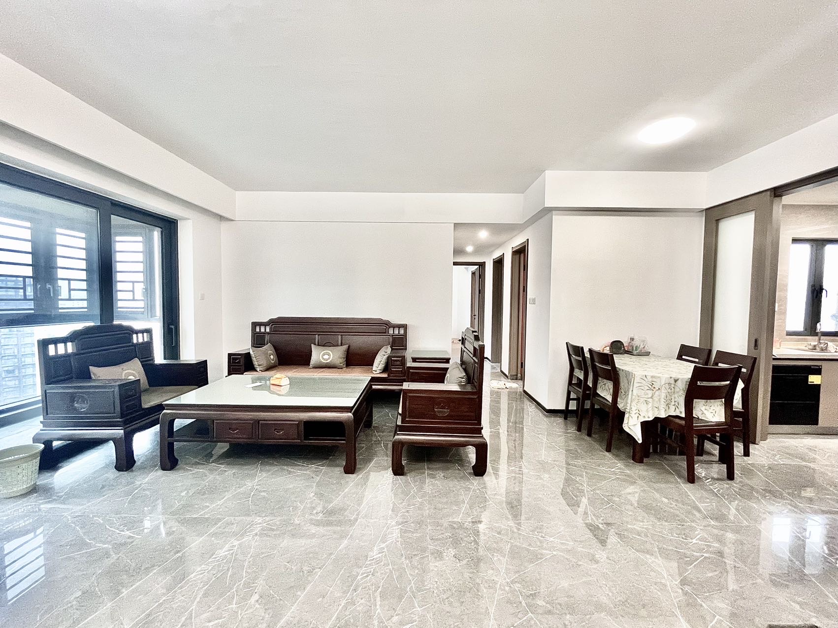 中海汇德里  3室2厅2卫    5000.0元/月