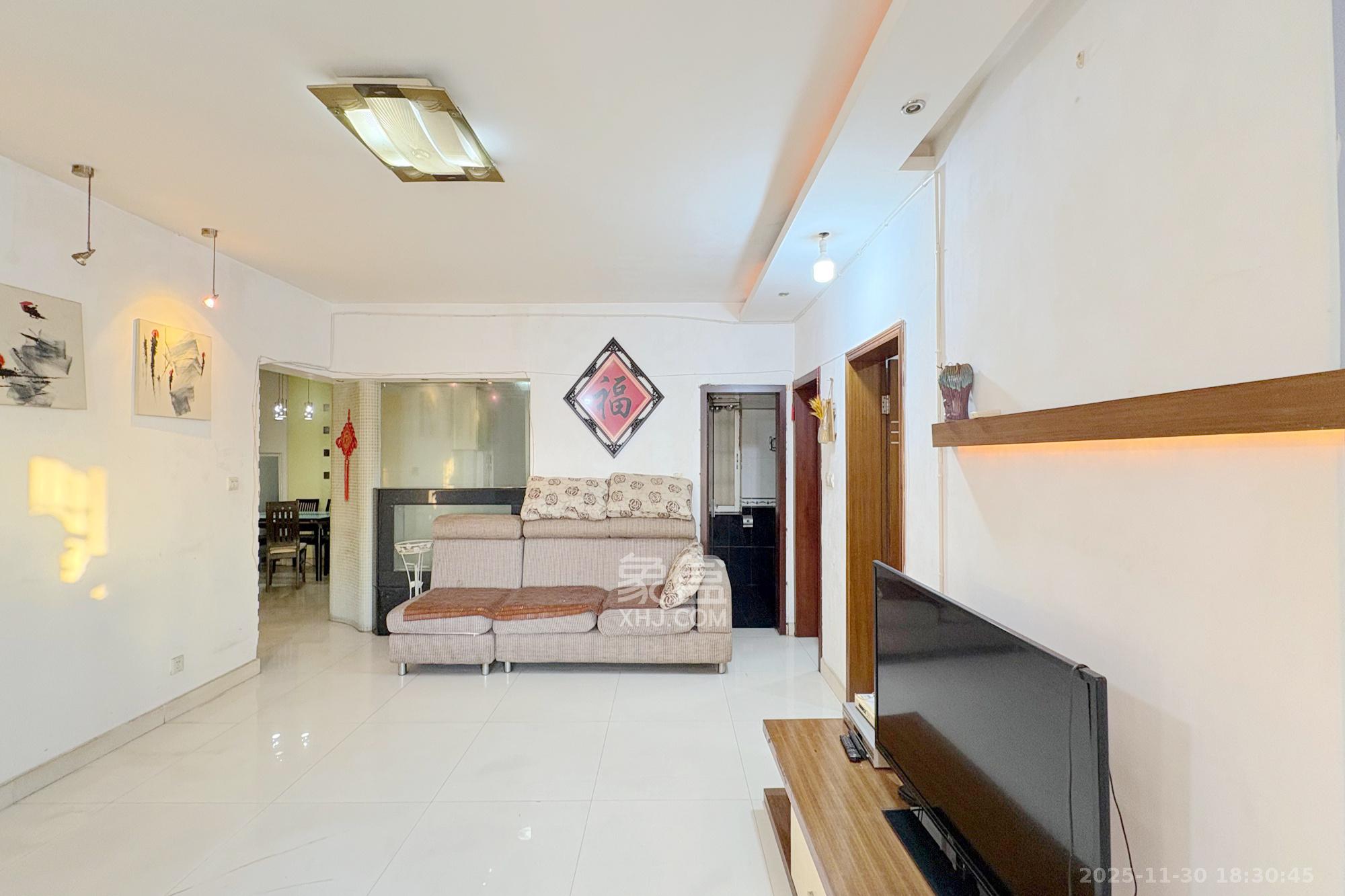 天心城市广场(黄金之城) 2室2厅1卫 85.0万 天心城市广场(黄金之城) 2室2厅1卫 85.0万客厅