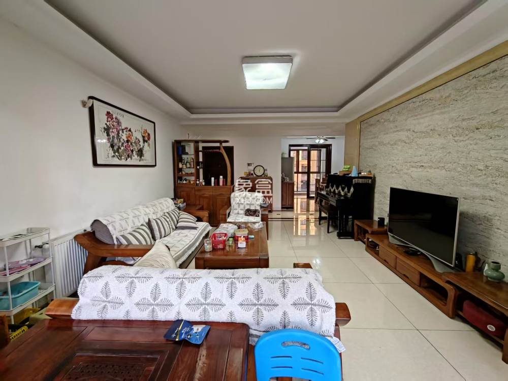 佳兆业金域天下二期  4室2厅2卫    75.0万