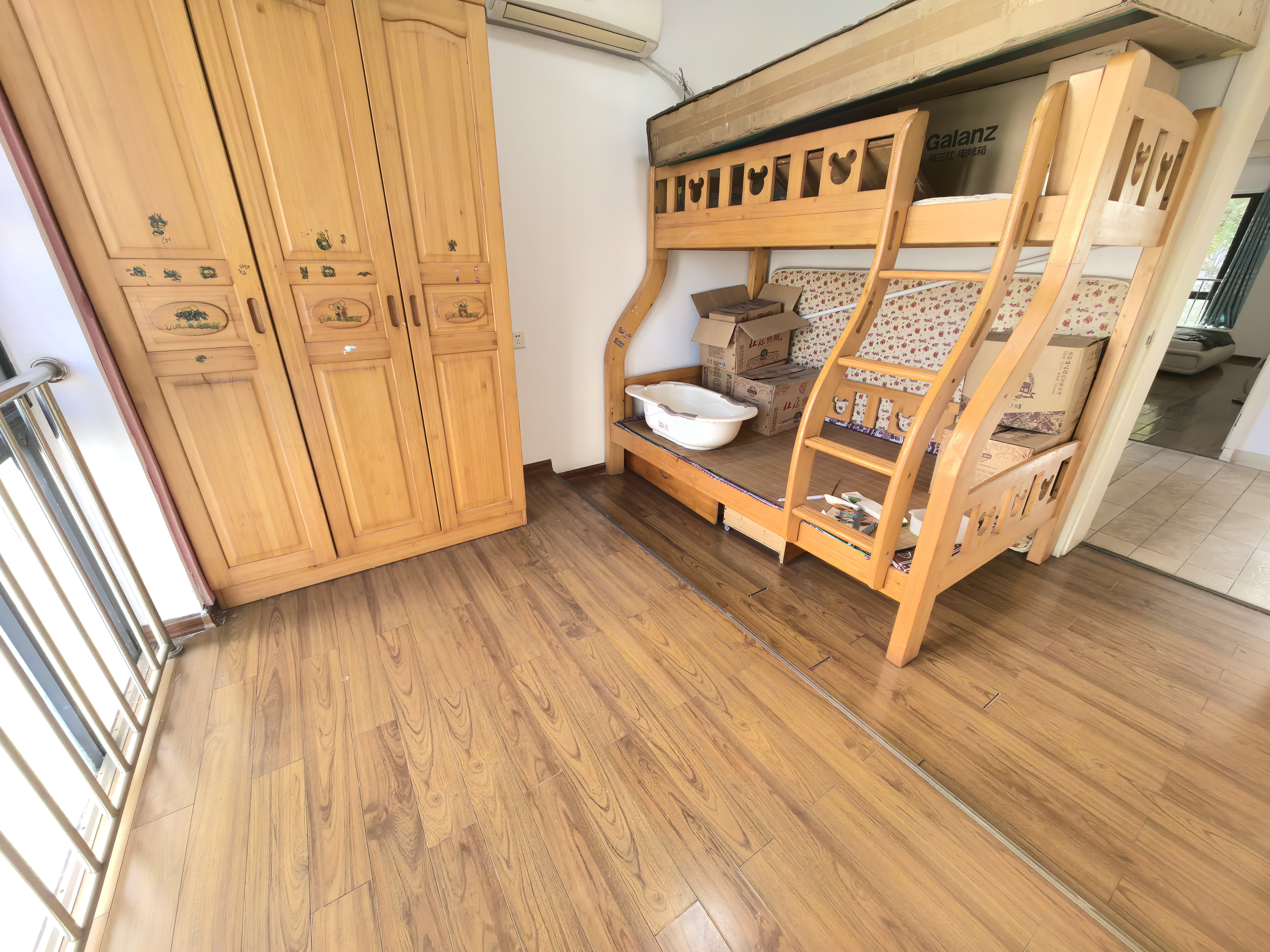 莱茵小镇  4室2厅2卫    40.0万室内图