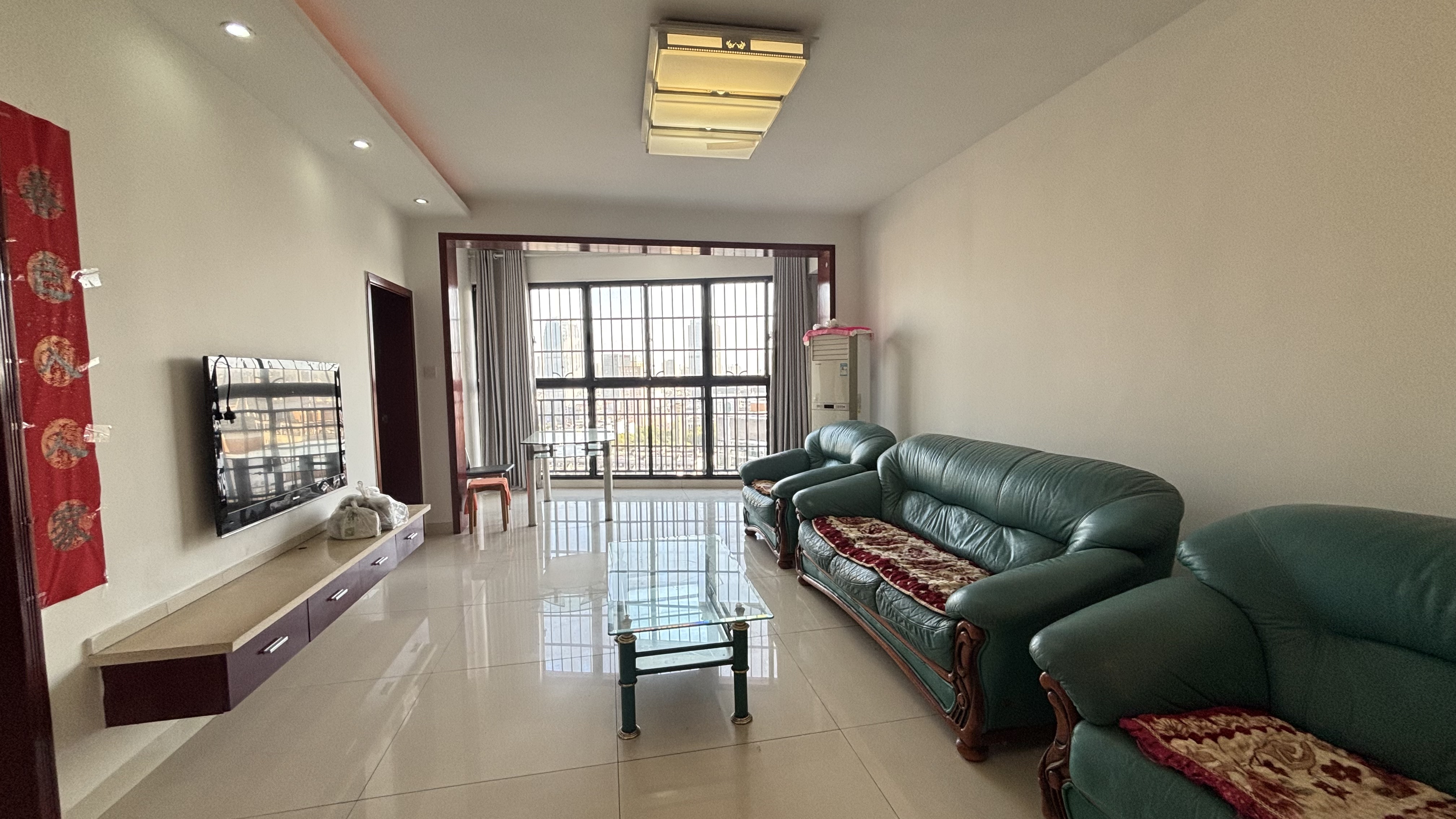 盛世华庭  3室2厅2卫    48.0万