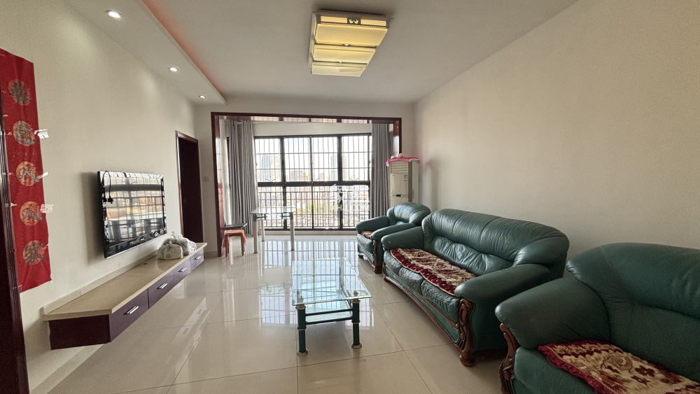 盛世华庭  3室2厅2卫    48.0万