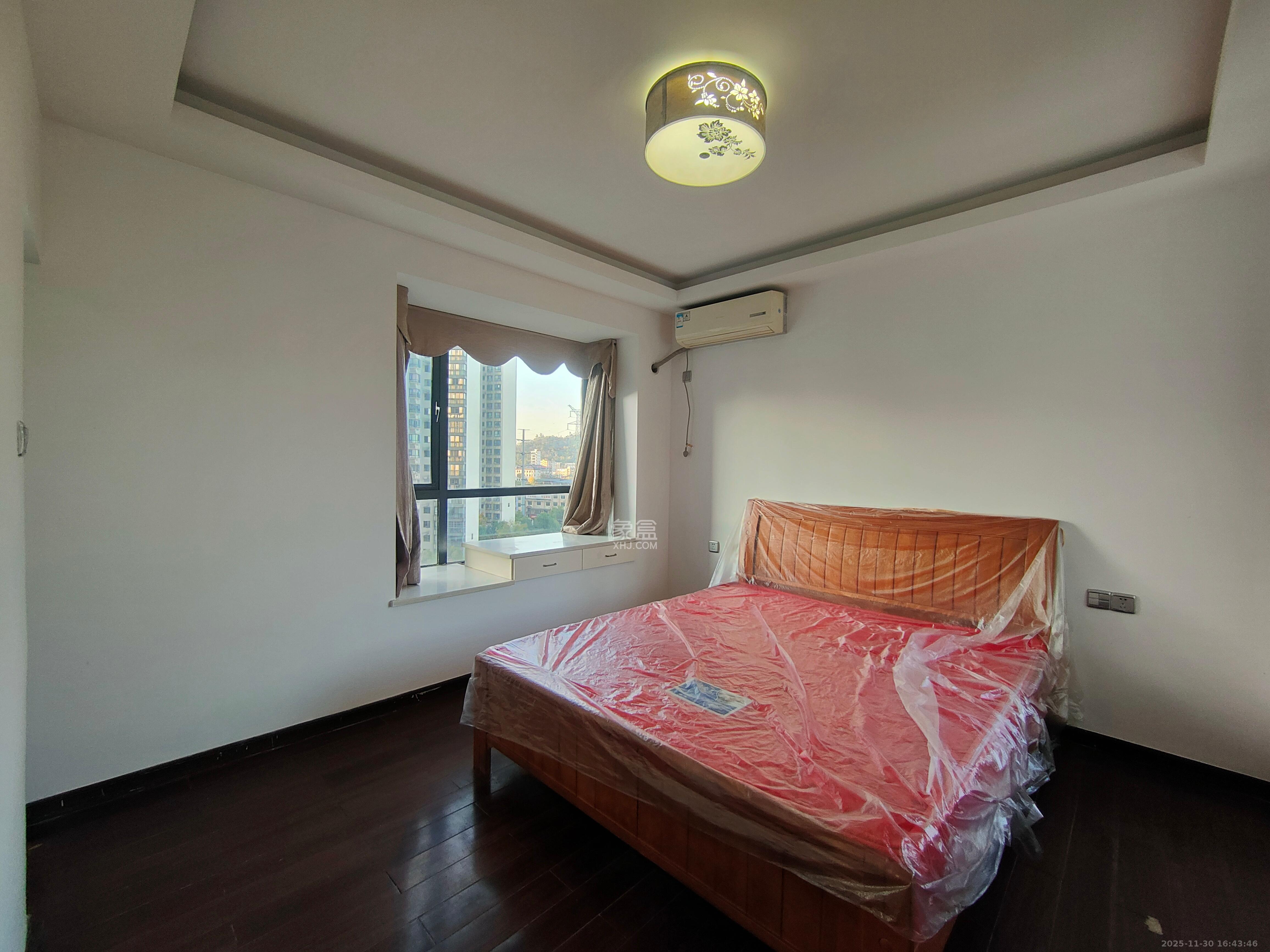 莱茵城  3室2厅1卫    2000.0元/月室内图