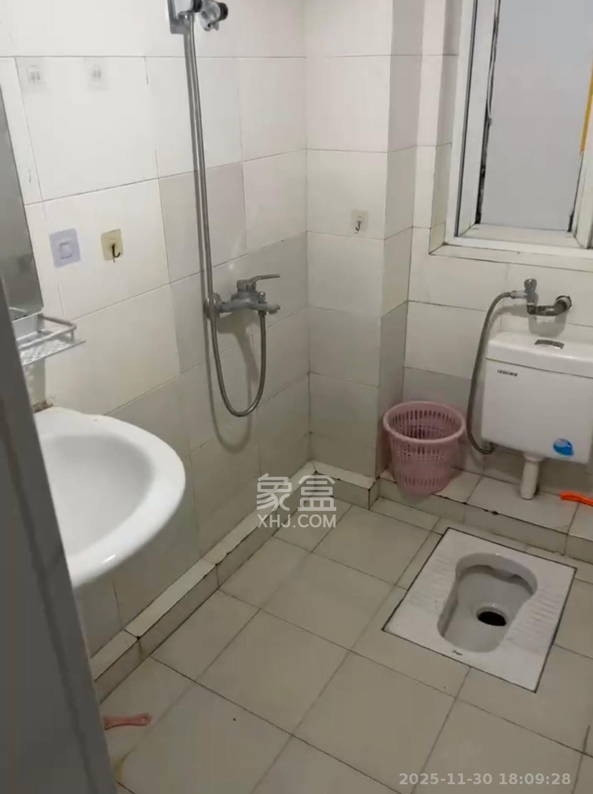 麓谷锦和园  2室2厅1卫    1800.0元/月室内图