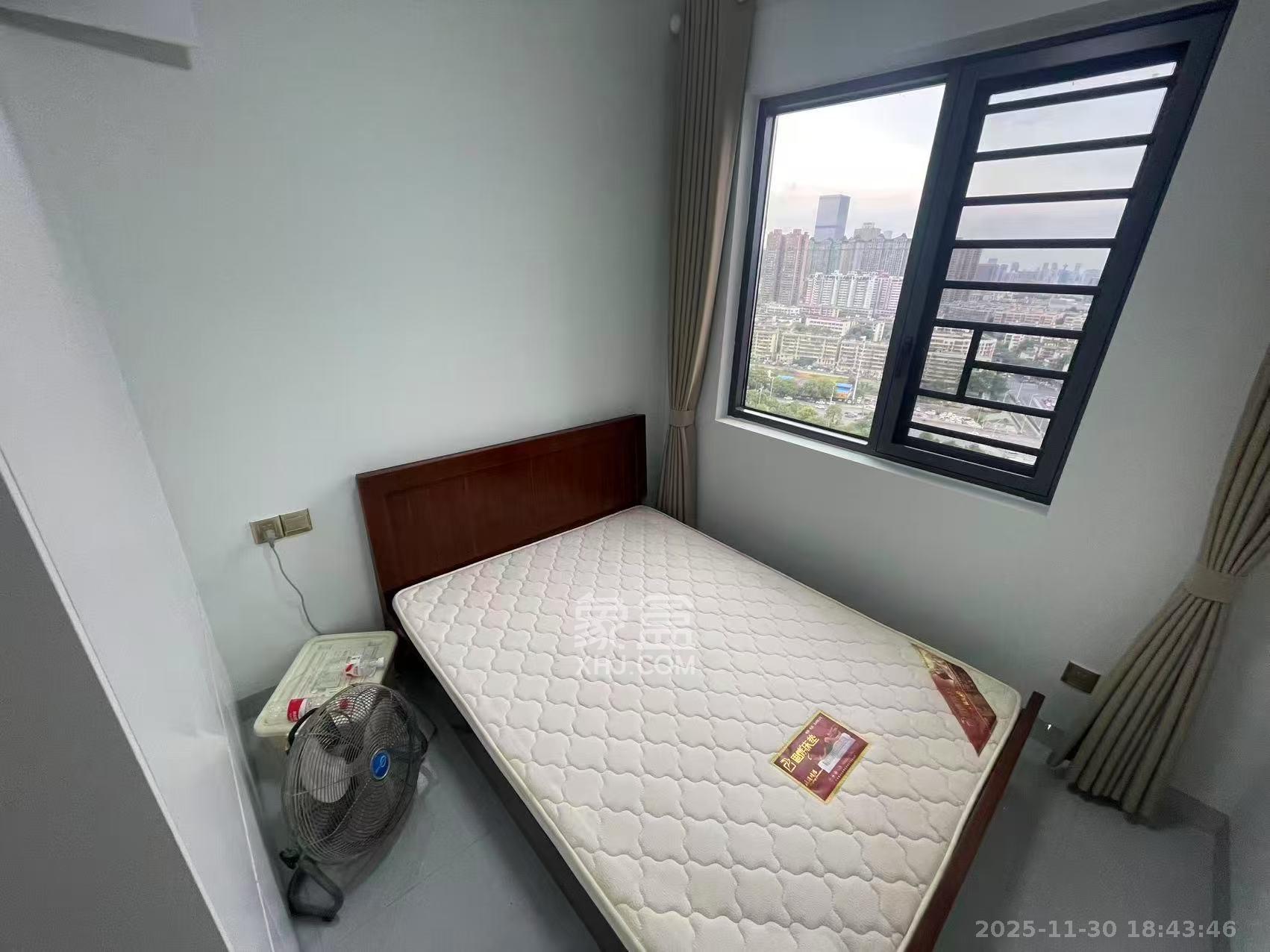 中城苑 3室2厅1卫 2700.0元/月 中城苑 3室2厅1卫 2700.0元/月室内图