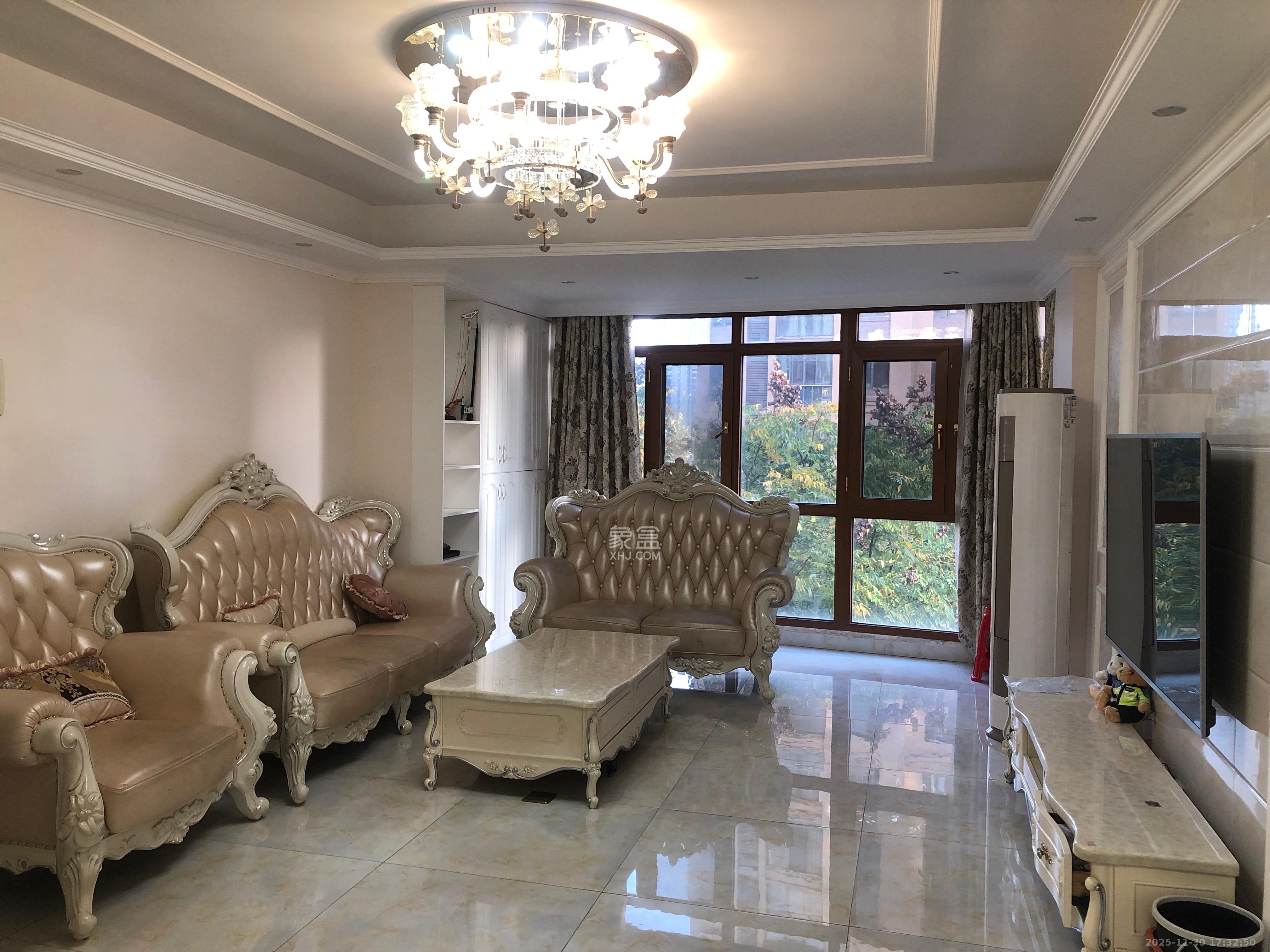 新华都万家城  3室2厅2卫    2600.0元/月