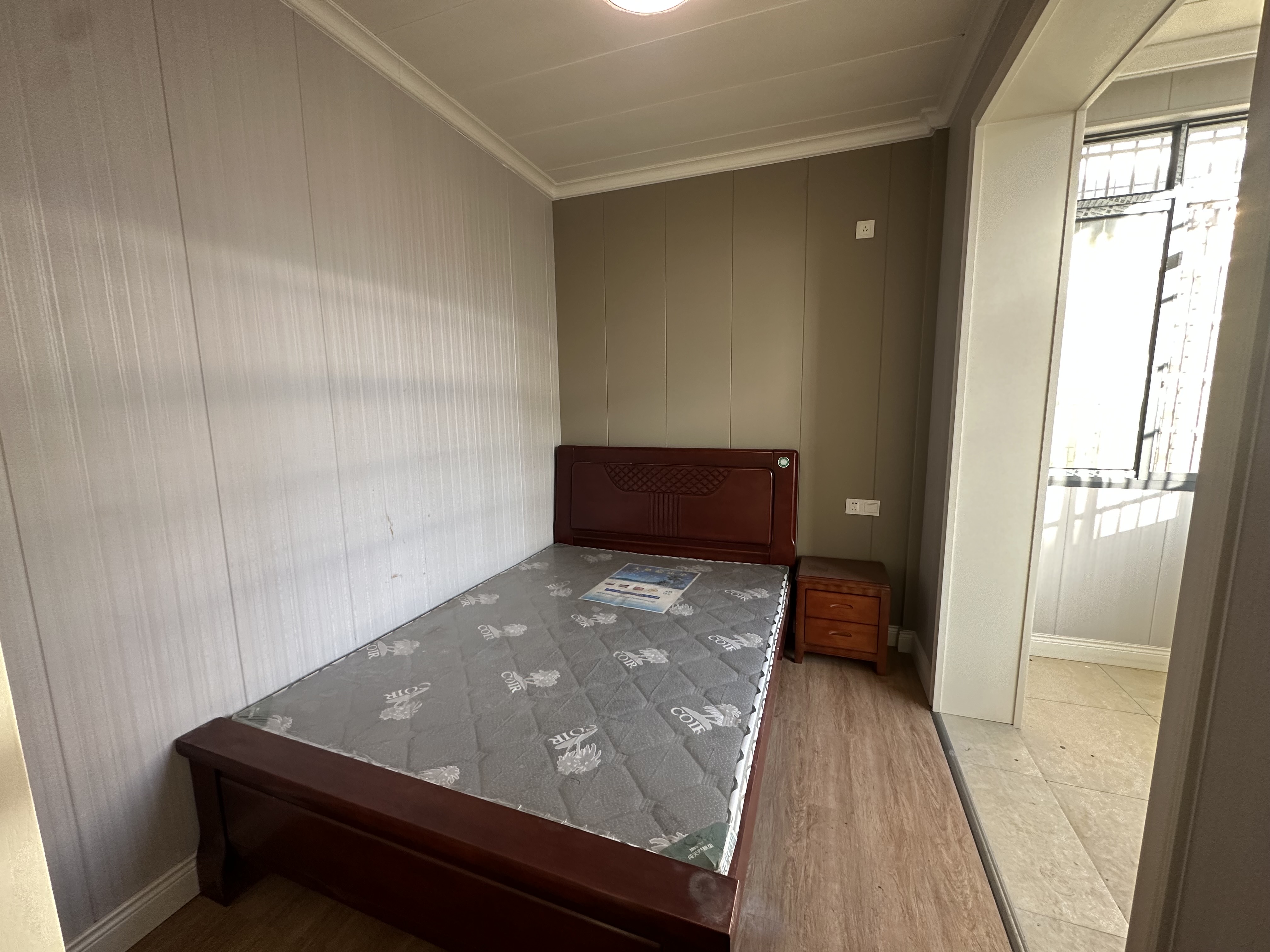 宏泰阳光家园  3室2厅2卫    37.8万客厅