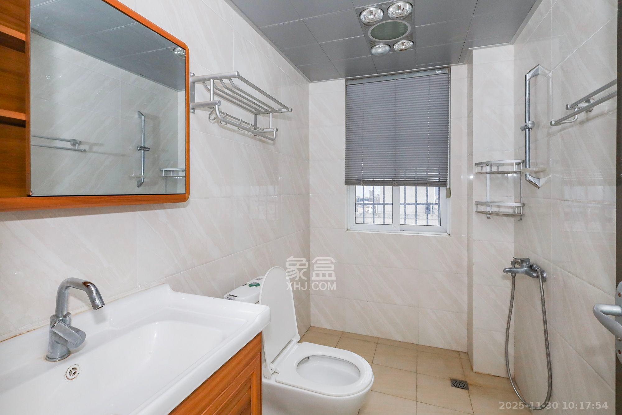 金麓西岸和苑 3室2厅2卫 3000.0元/月 金麓西岸和苑 3室2厅2卫 3000.0元/月室内图