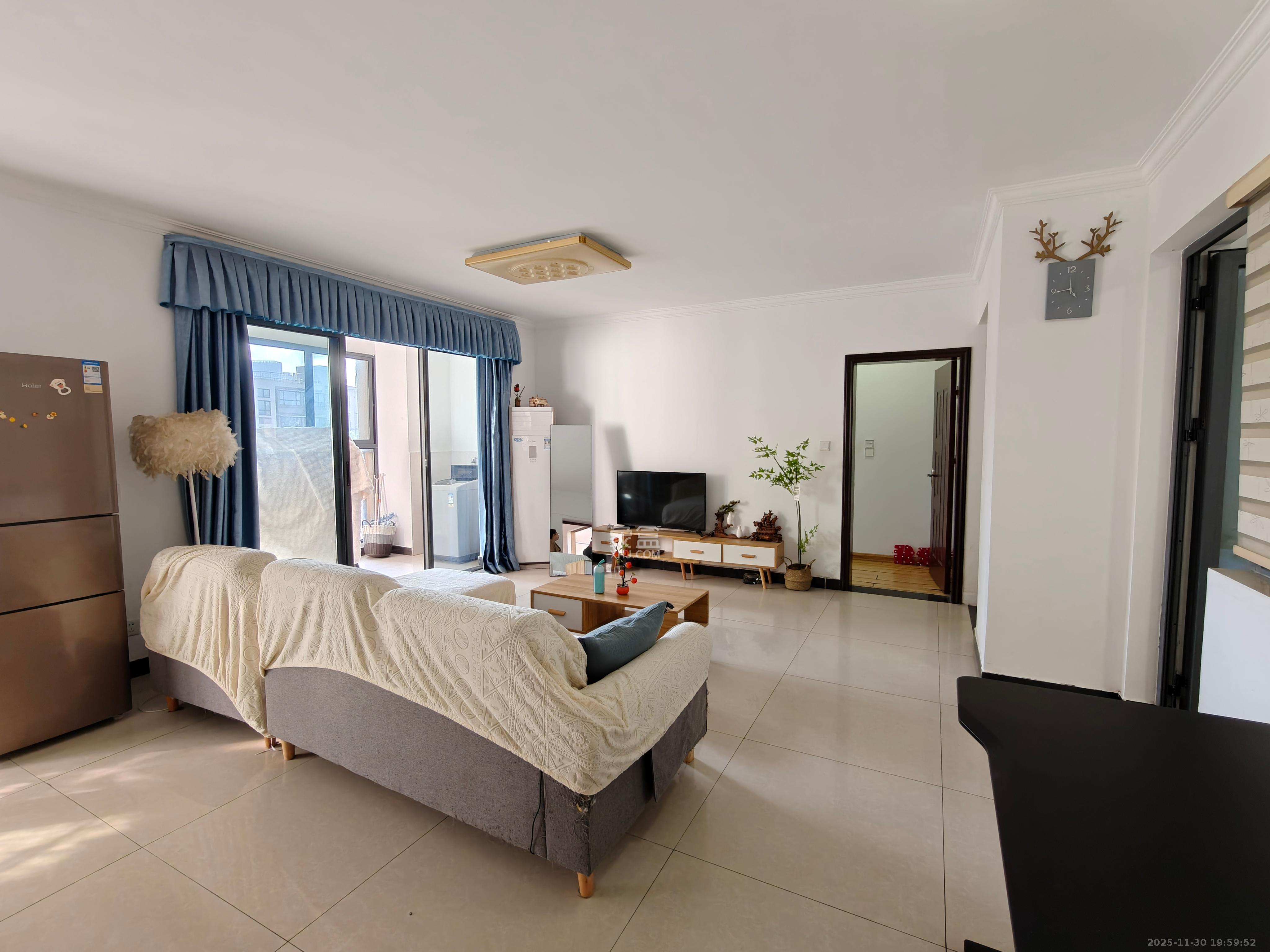 荣盛花语书苑  3室2厅1卫    2800.0元/月