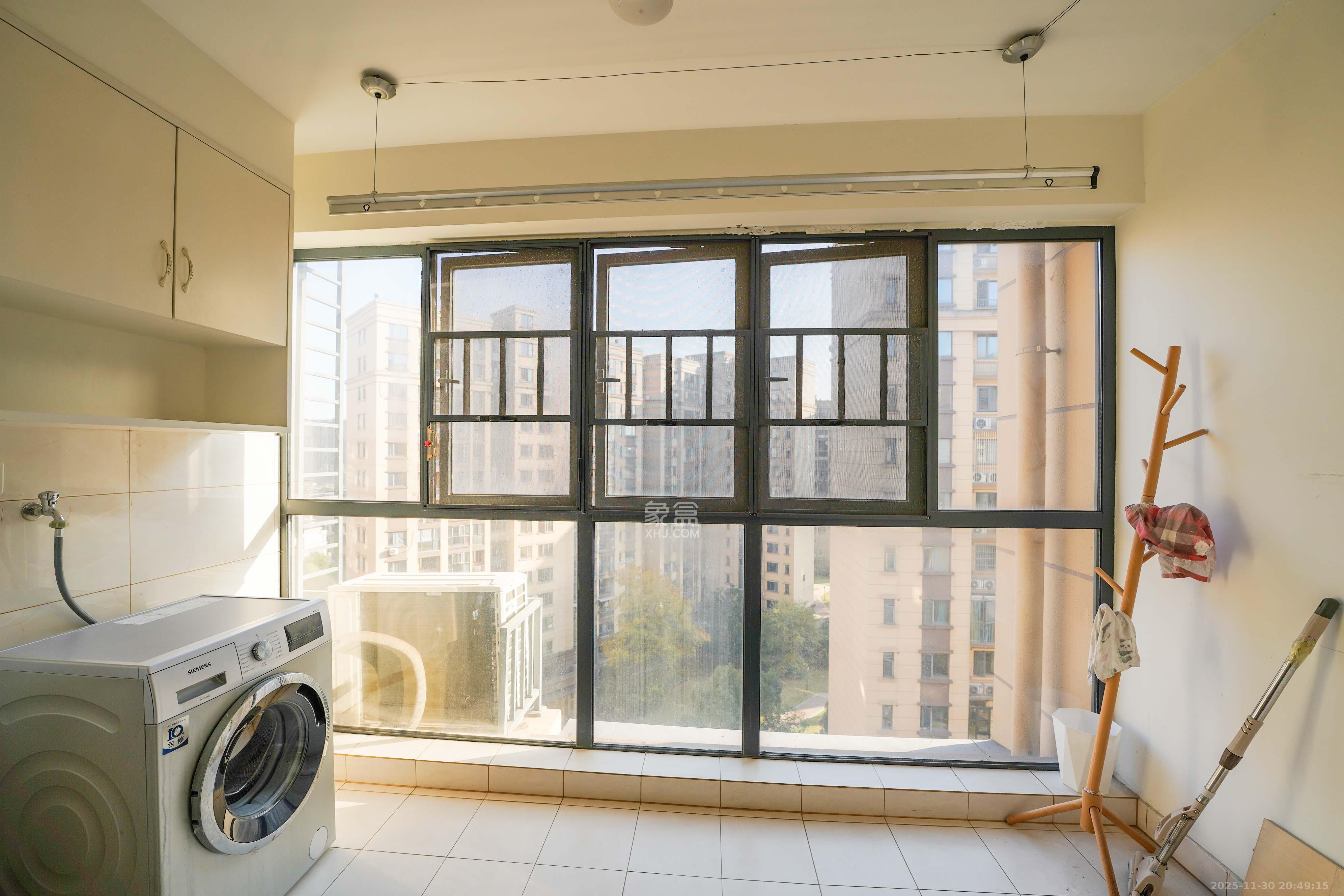 卢浮原著 3室2厅1卫 72.8万 卢浮原著 3室2厅1卫 72.8万阳台