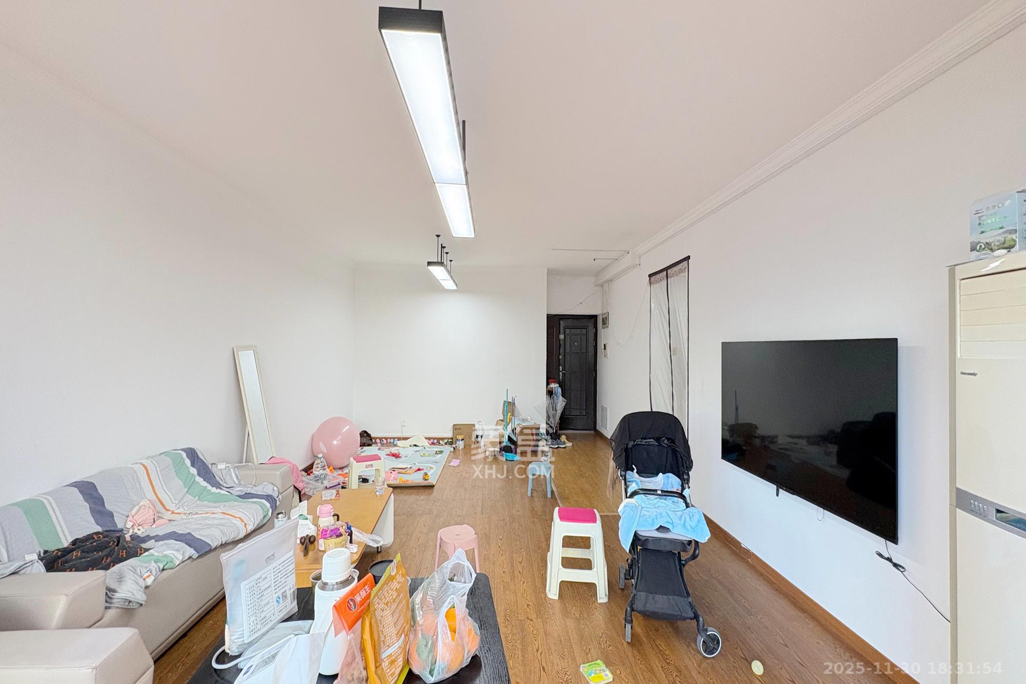 湘域中央  3室1厅2卫    215.0万