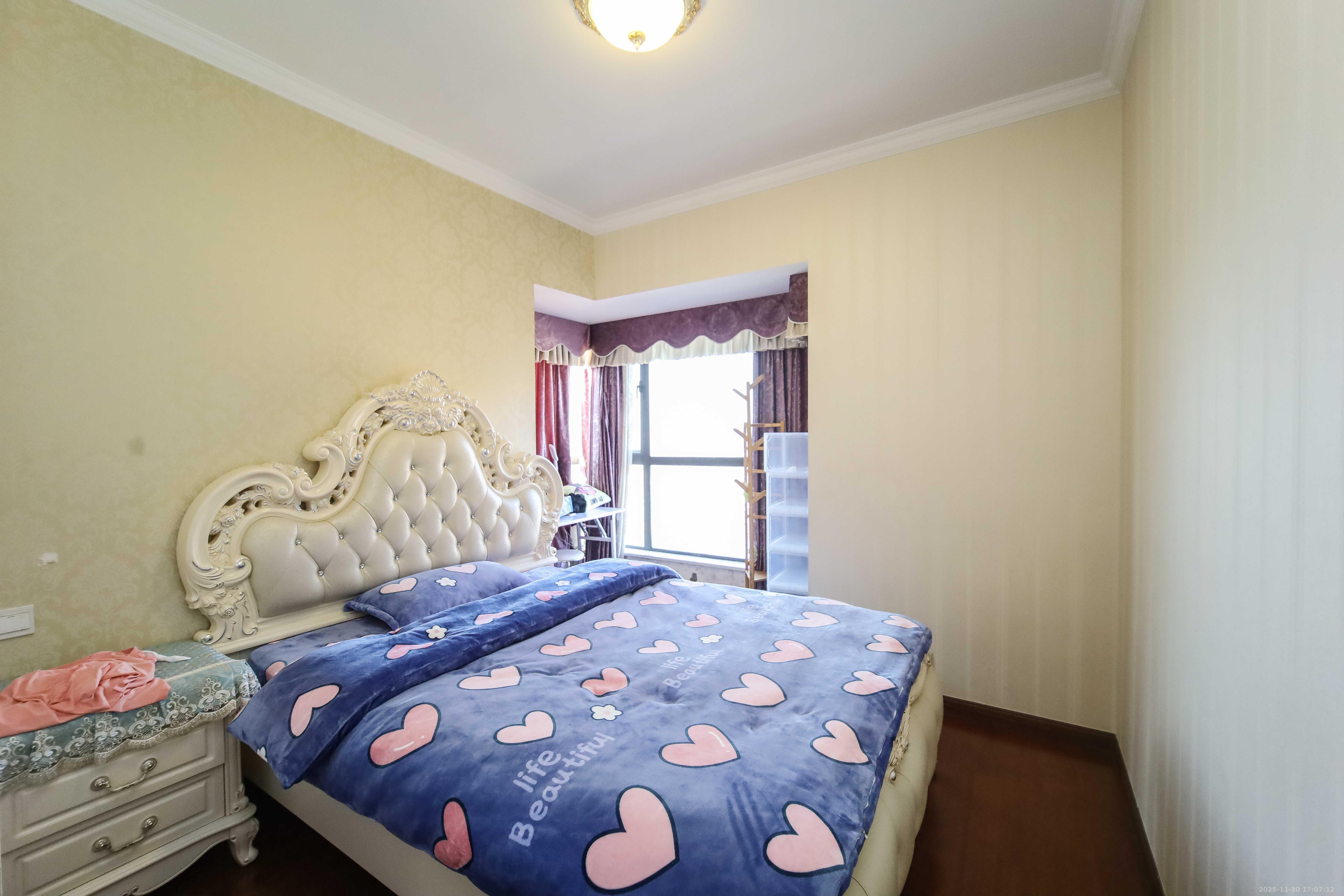 万象凯旋湾  3室2厅2卫    136.0万卧室