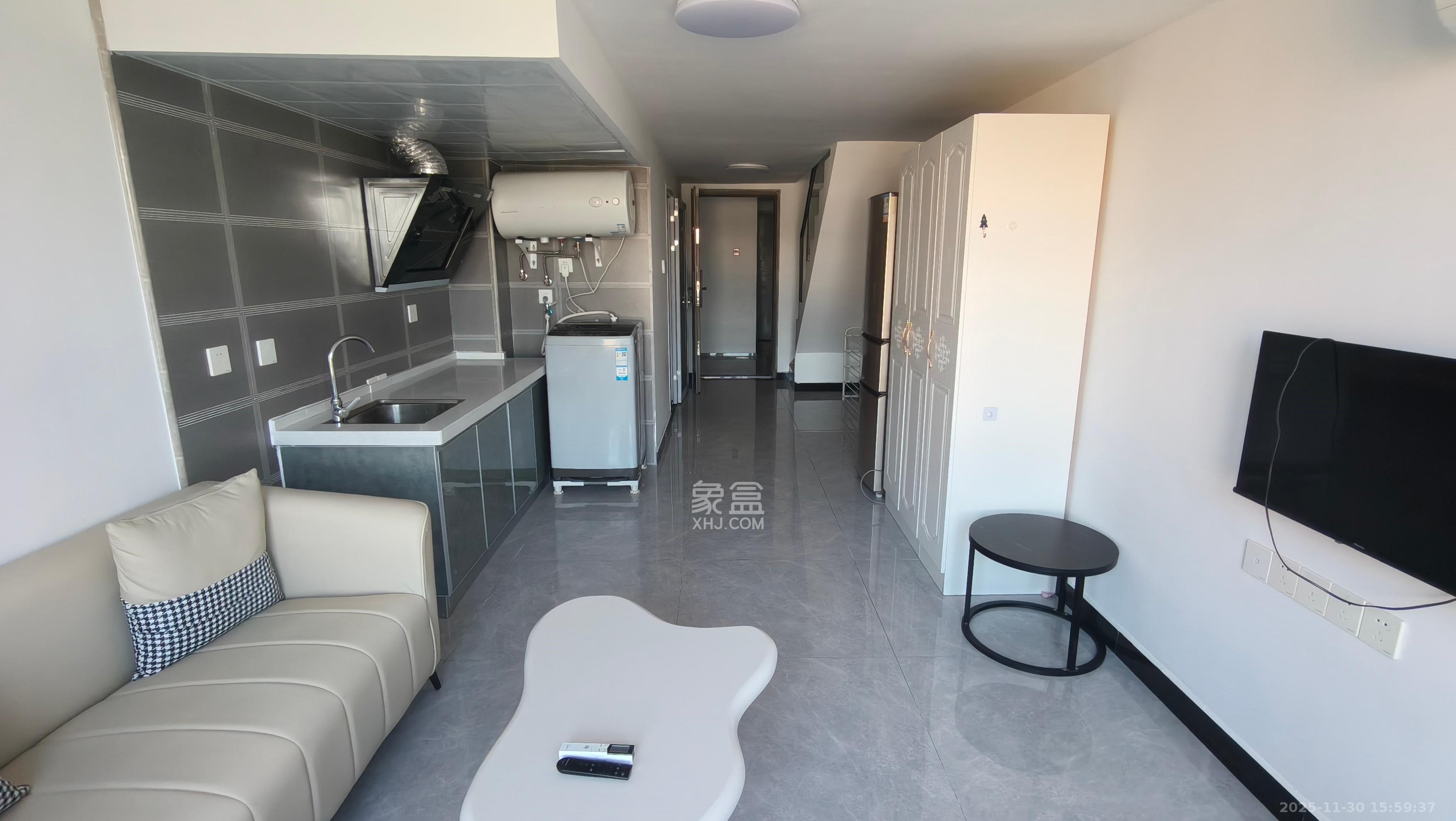 弘坤云寓  1室0厅0卫    2100.0元/月