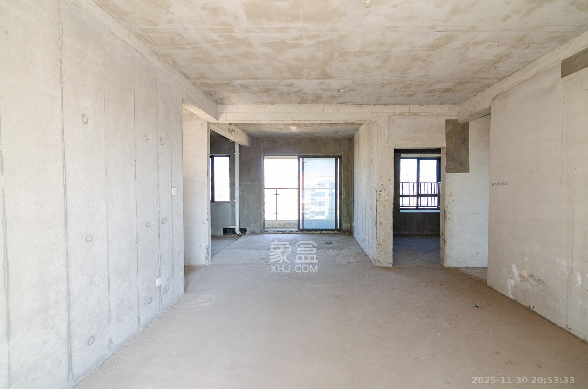 三润城（三润星城）  4室2厅2卫    78.0万客厅