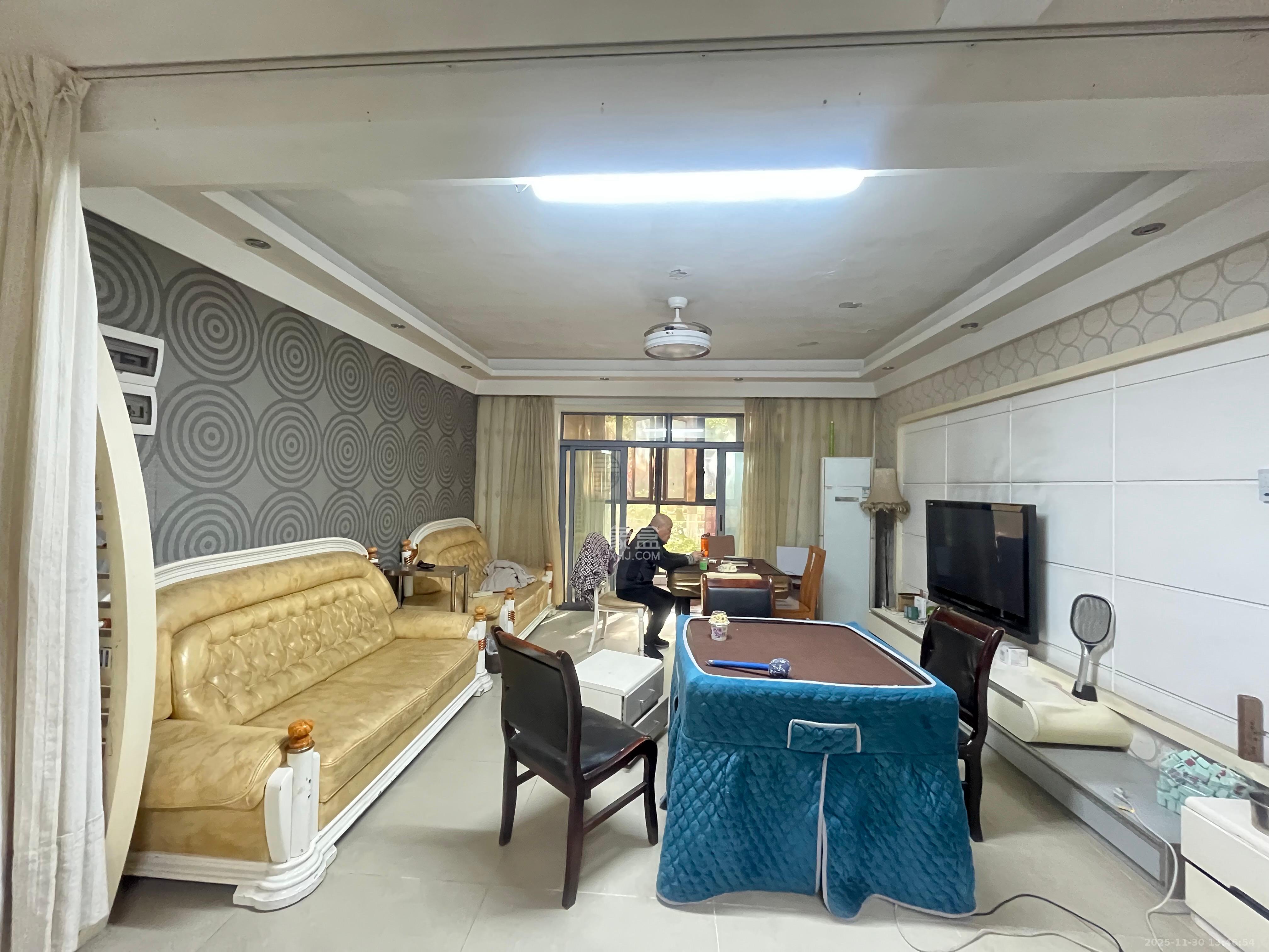 银港水晶城 4室2厅3卫 4000.0元/月 银港水晶城 4室2厅3卫 4000.0元/月室内图