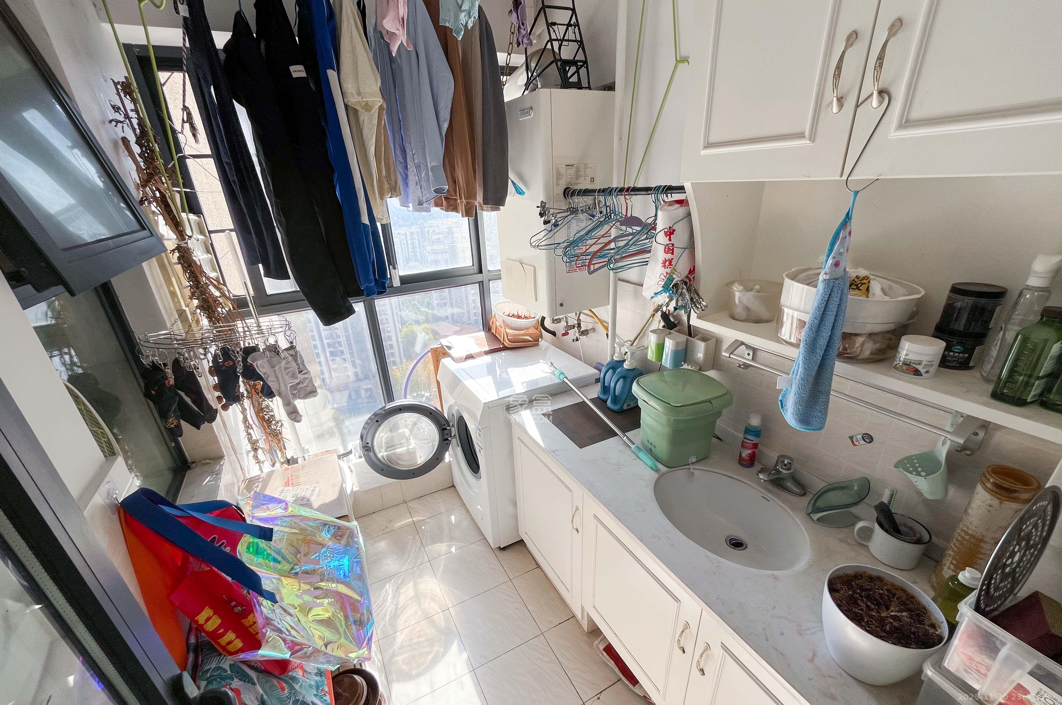 中海梅溪湖壹号  3室2厅1卫    165.0万其他