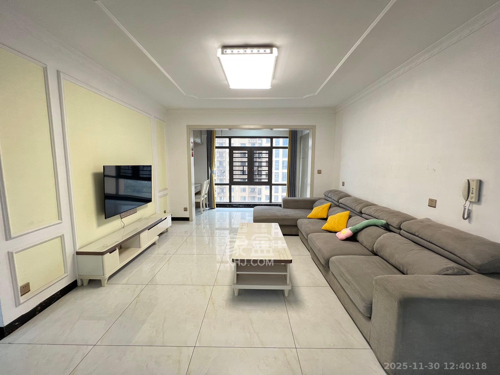 洋湖明园一期  3室2厅2卫    2400.0元/月