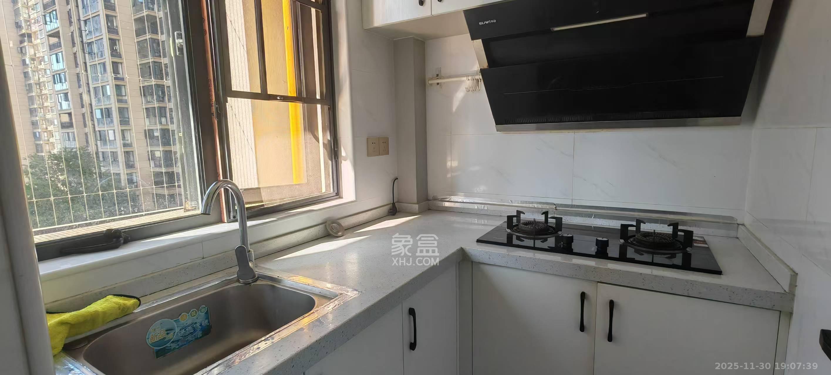 日盛湖湘花苑 1室0厅0卫 1300.0元/月 日盛湖湘花苑 1室0厅0卫 1300.0元/月室内图