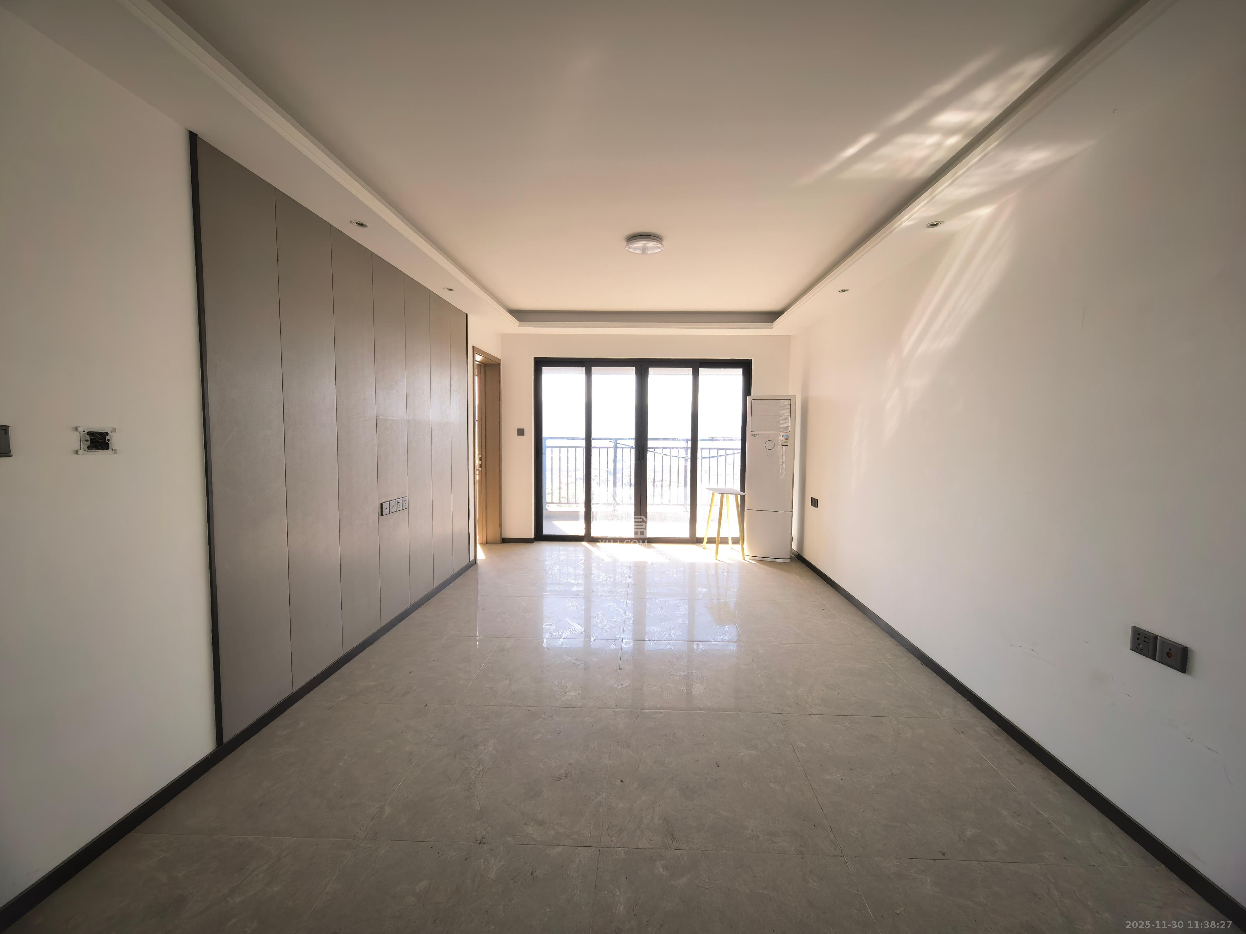 招商华发依云曦城  4室2厅2卫    2300.0元/月