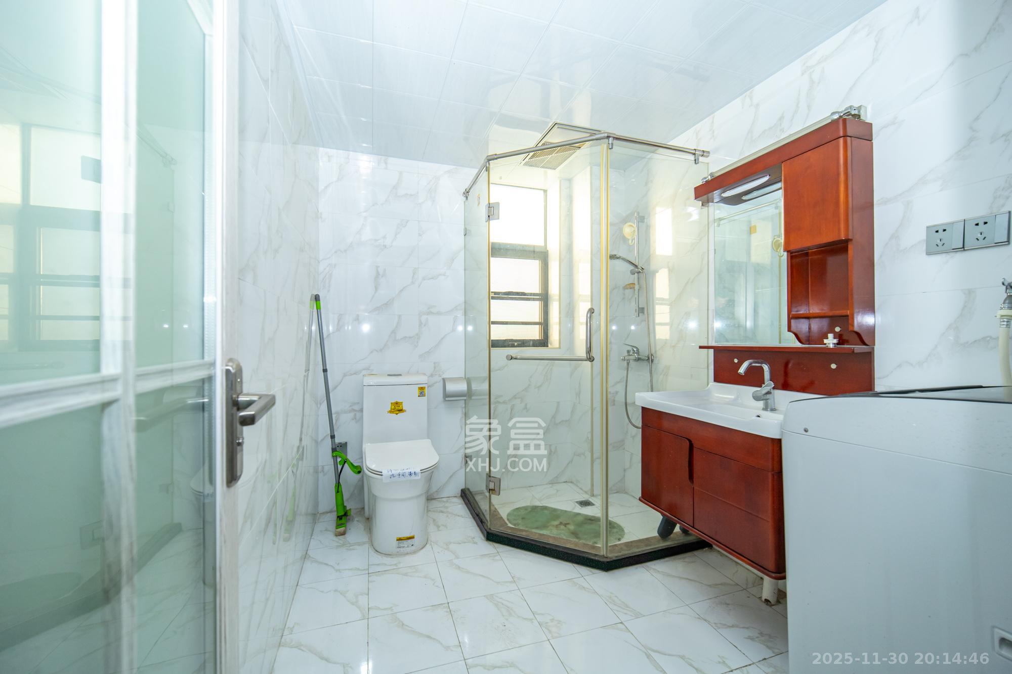 五矿沁园金城（春和景园）  1室0厅0卫    130.0万卫生间