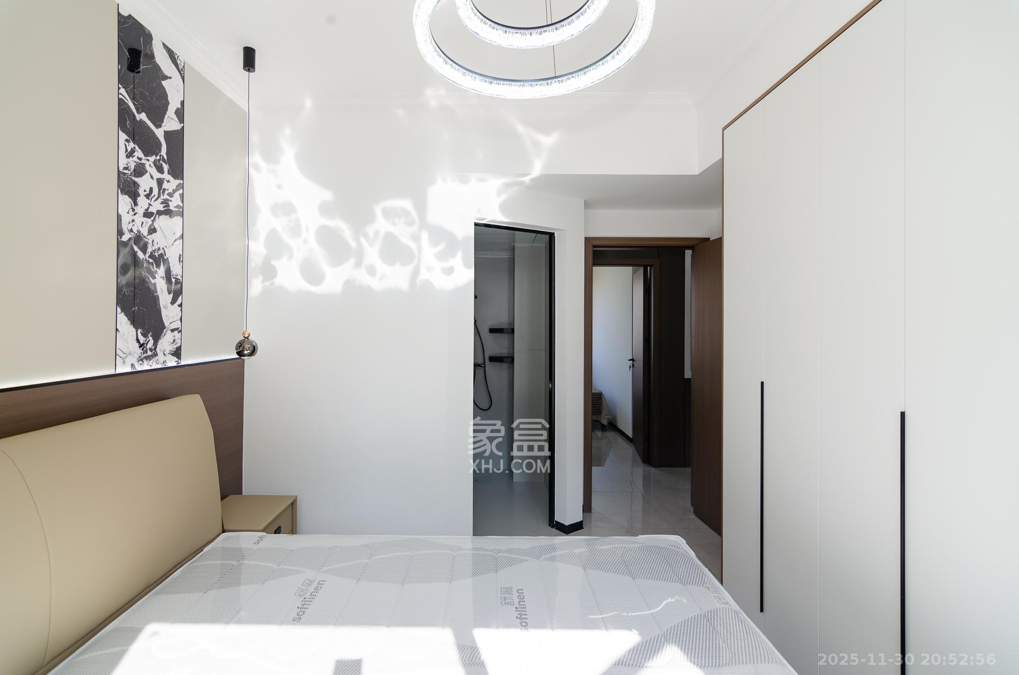 长郡旁牛津街(瑞凯滨江雅苑) 3室2厅2卫 69.8万 长郡旁牛津街(瑞凯滨江雅苑) 3室2厅2卫 69.8万卧室