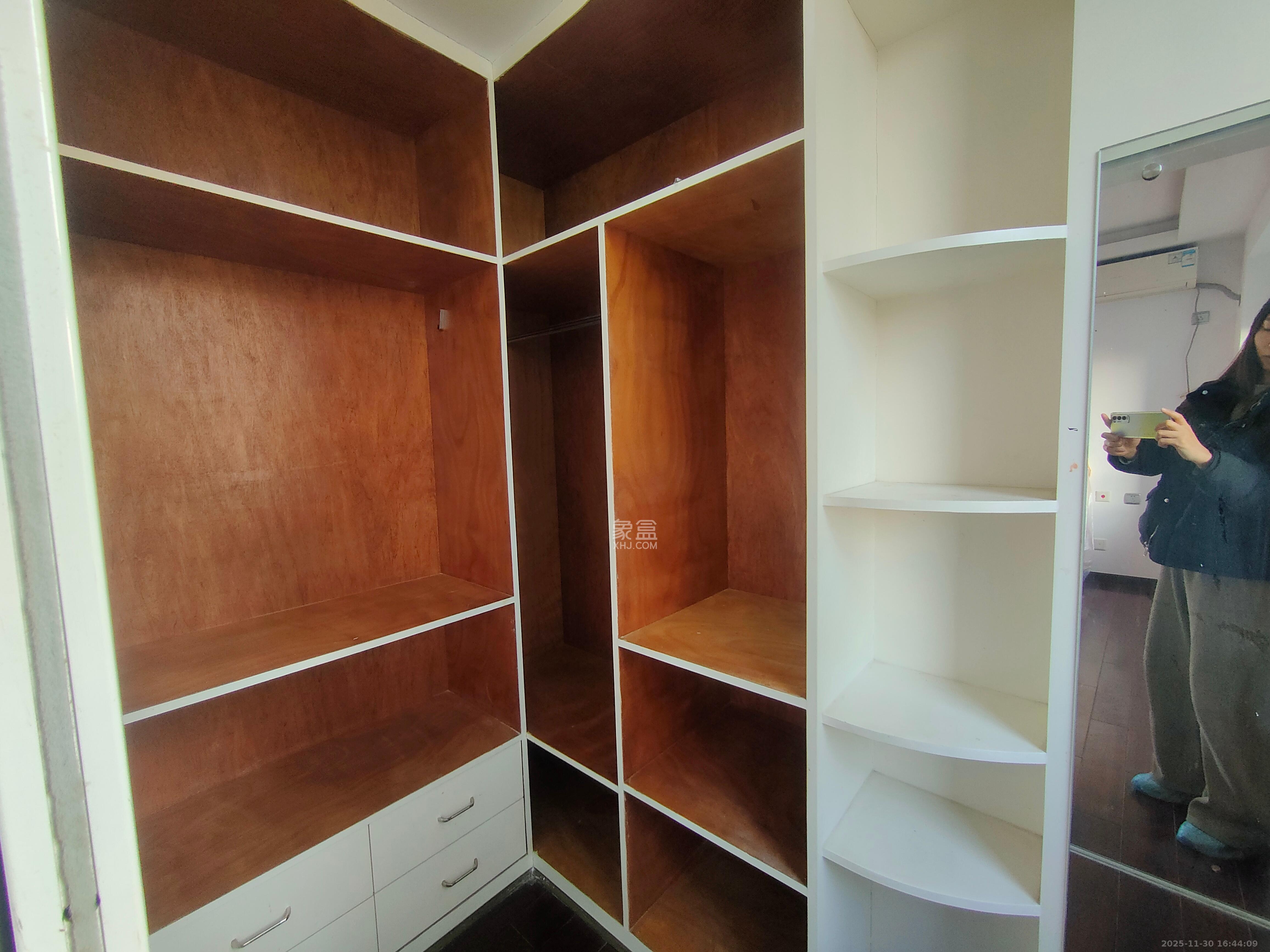 莱茵城 3室2厅1卫 2000.0元/月 莱茵城 3室2厅1卫 2000.0元/月室内图