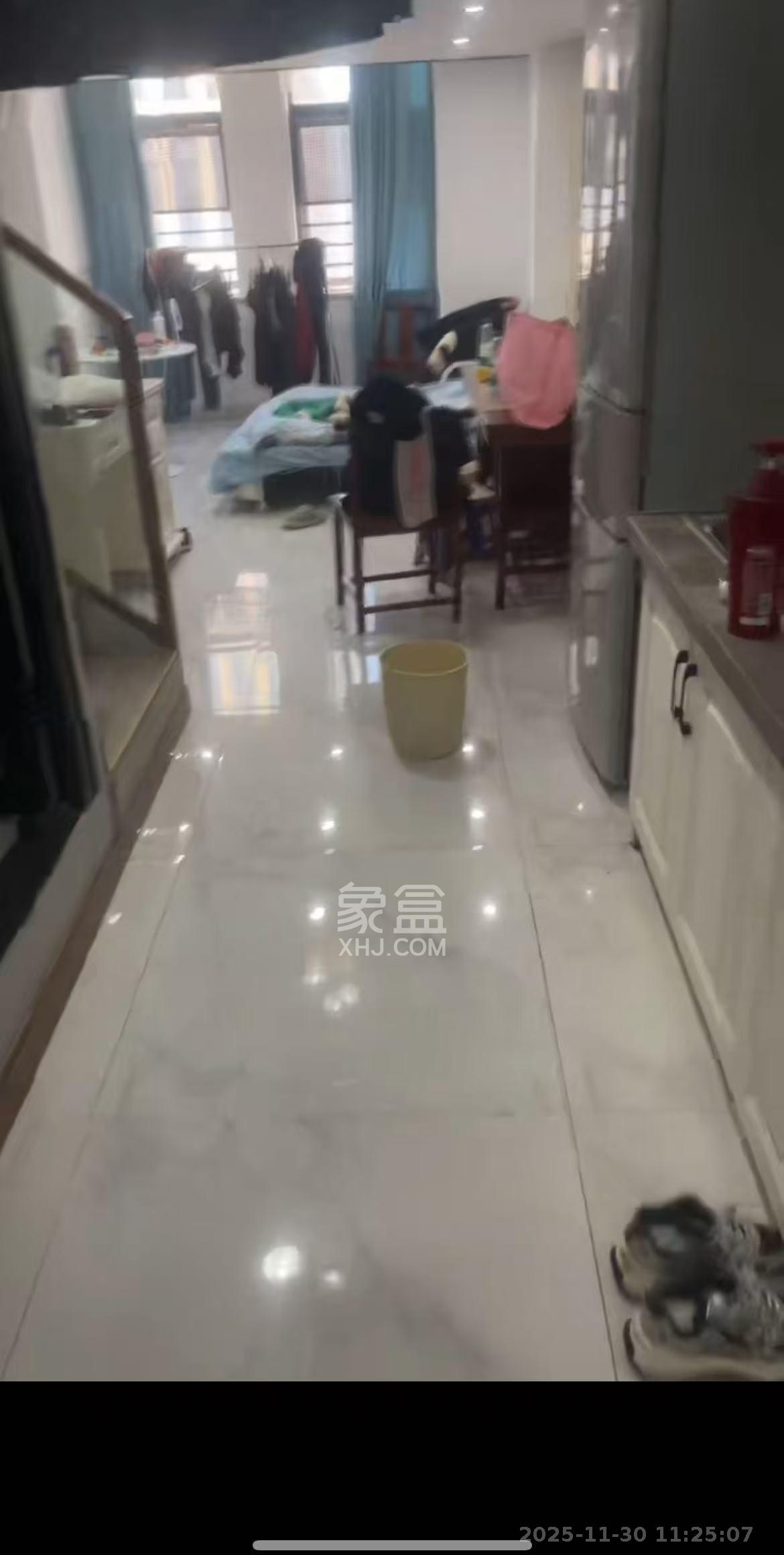 华润置地广场二期  2室2厅1卫    1600.0元/月