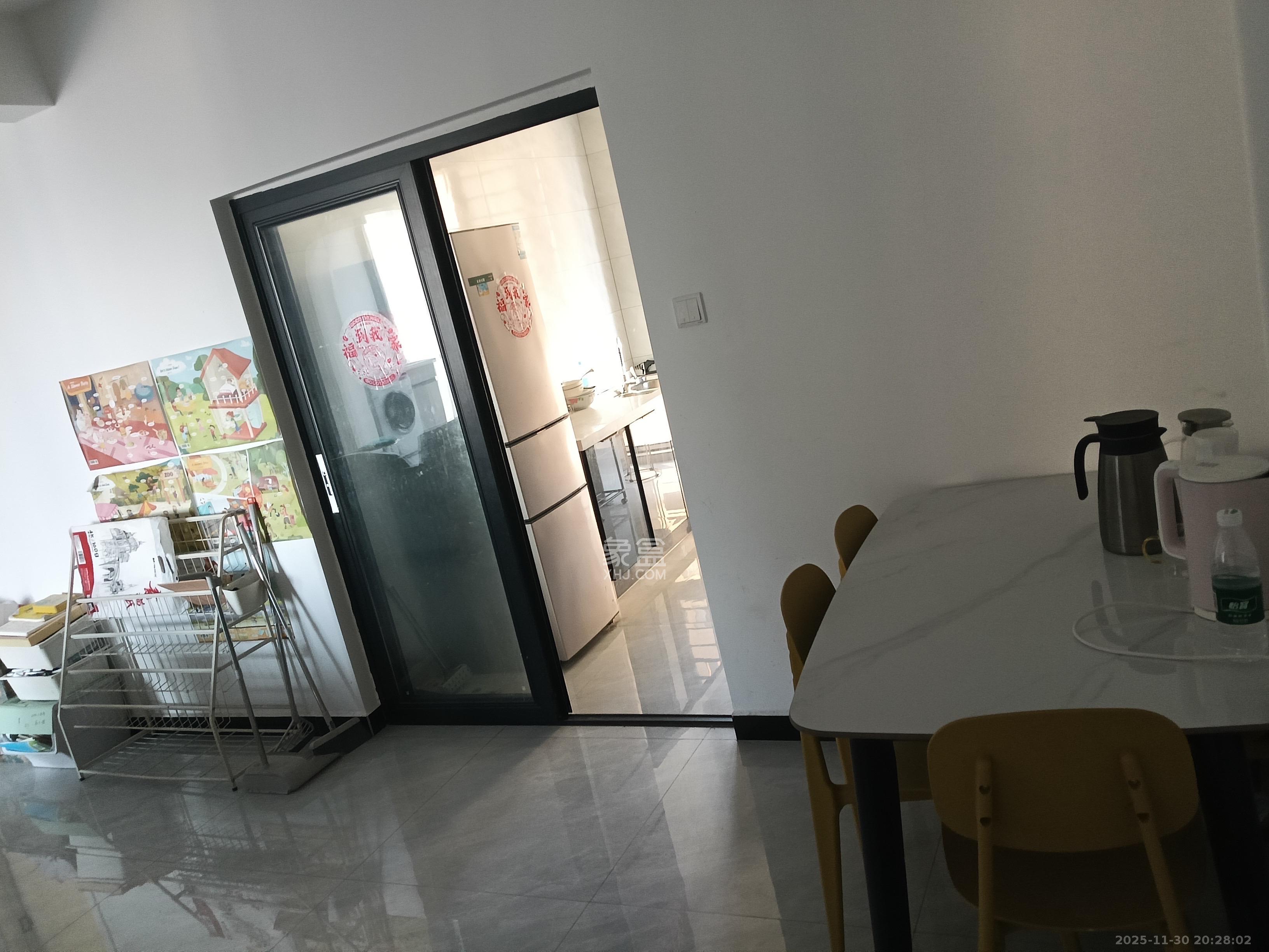 江山帝景雅典  3室2厅2卫    2500.0元/月室内图