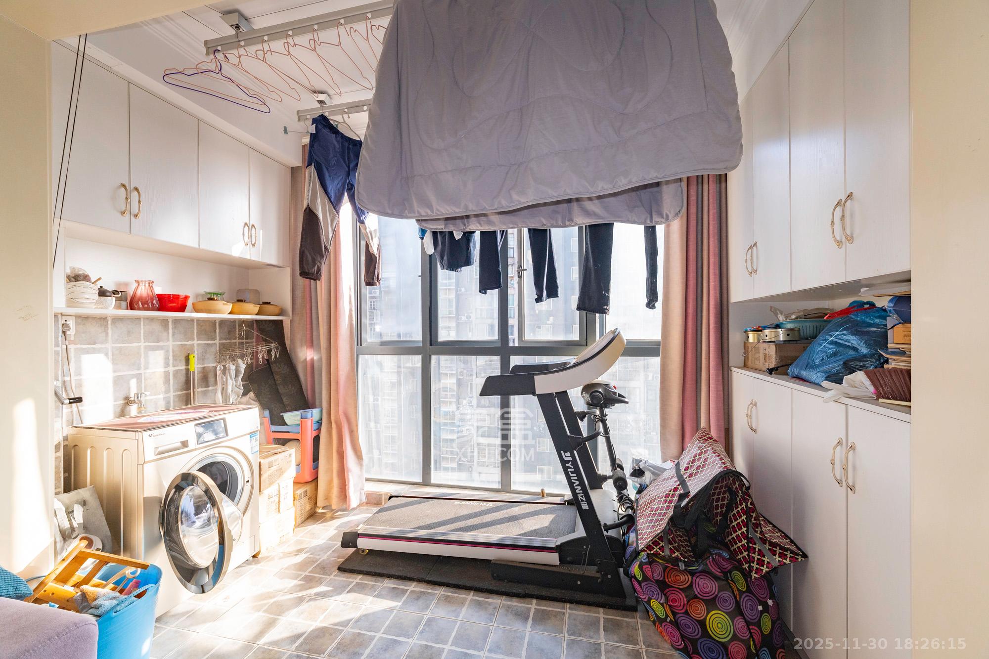 增辉凯旋帝景 2室2厅1卫 35.0万 增辉凯旋帝景 2室2厅1卫 35.0万阳台