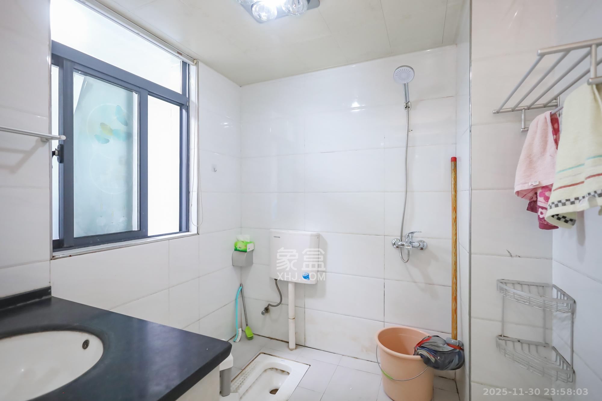 华韵城市海岸(城市水岸苑) 2室2厅1卫 85.0万 华韵城市海岸(城市水岸苑) 2室2厅1卫 85.0万卫生间